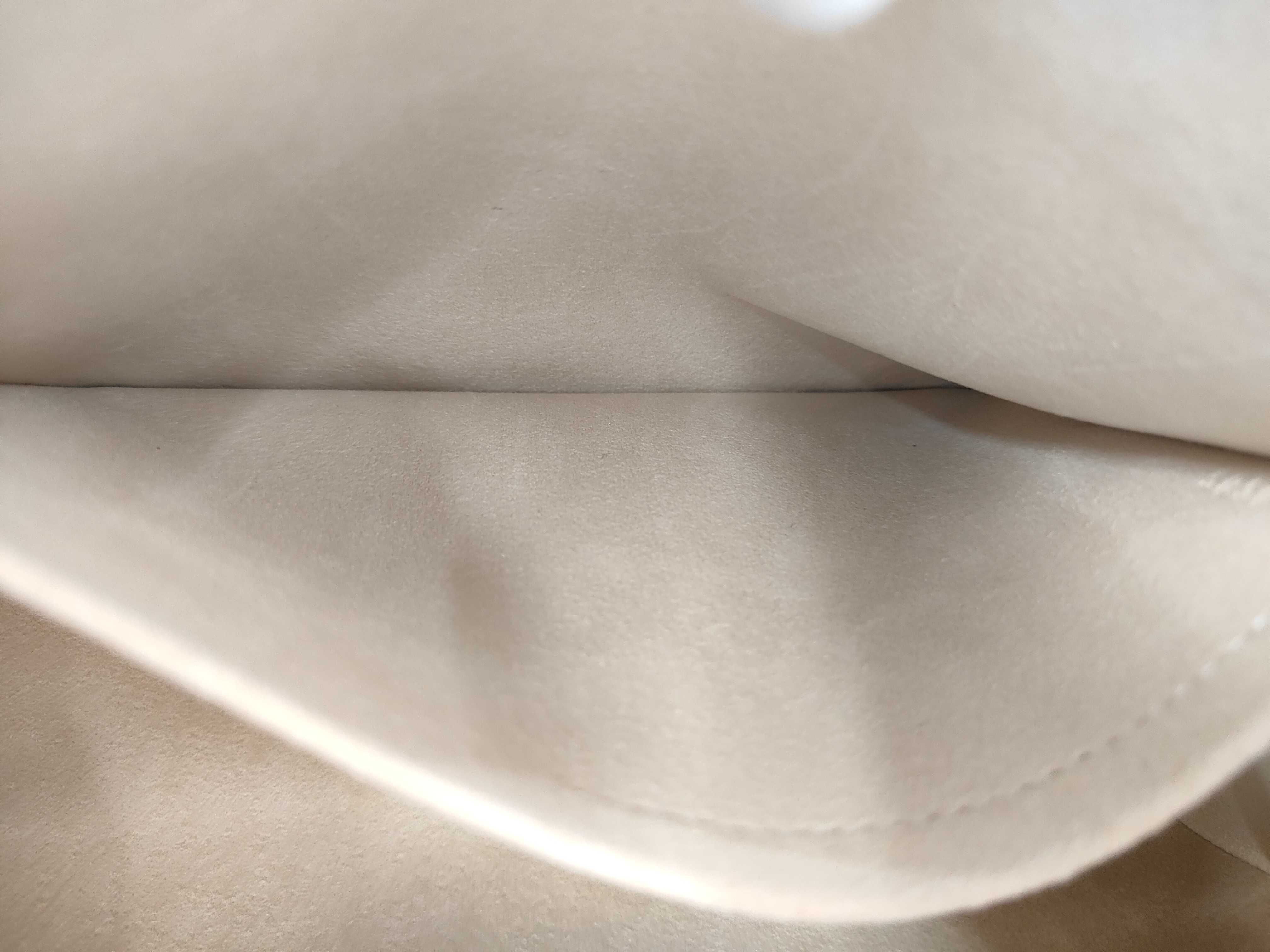 Monogram Beverly MM — view 12