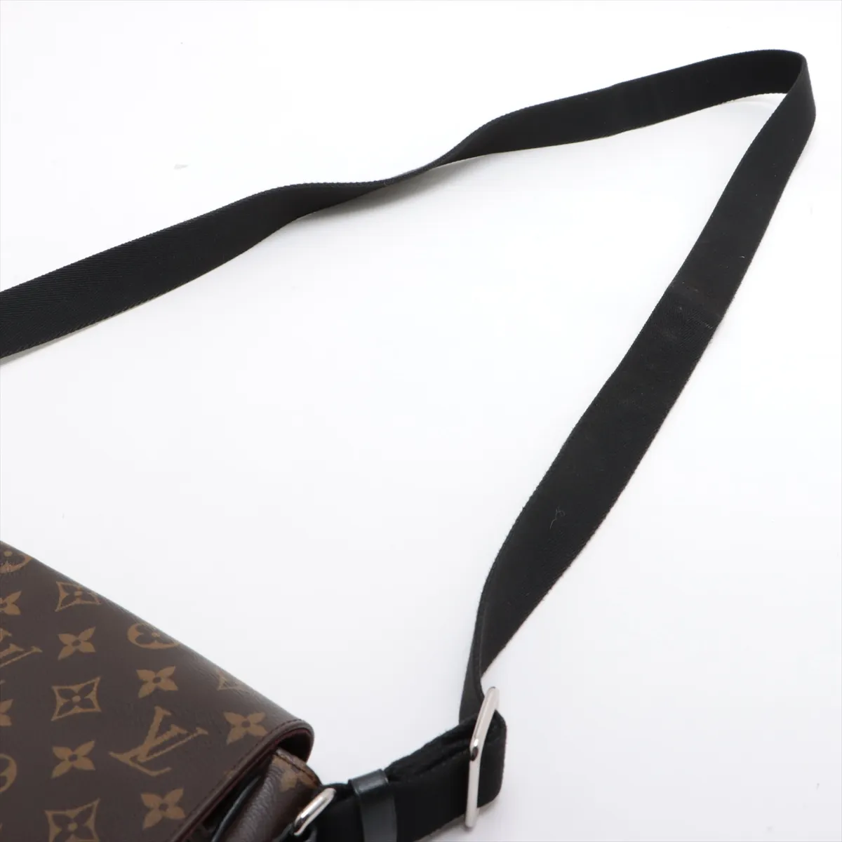 Monogram Macassar District MM M40934 FL2193 Brown x Black, Flap magnet missing — view 5