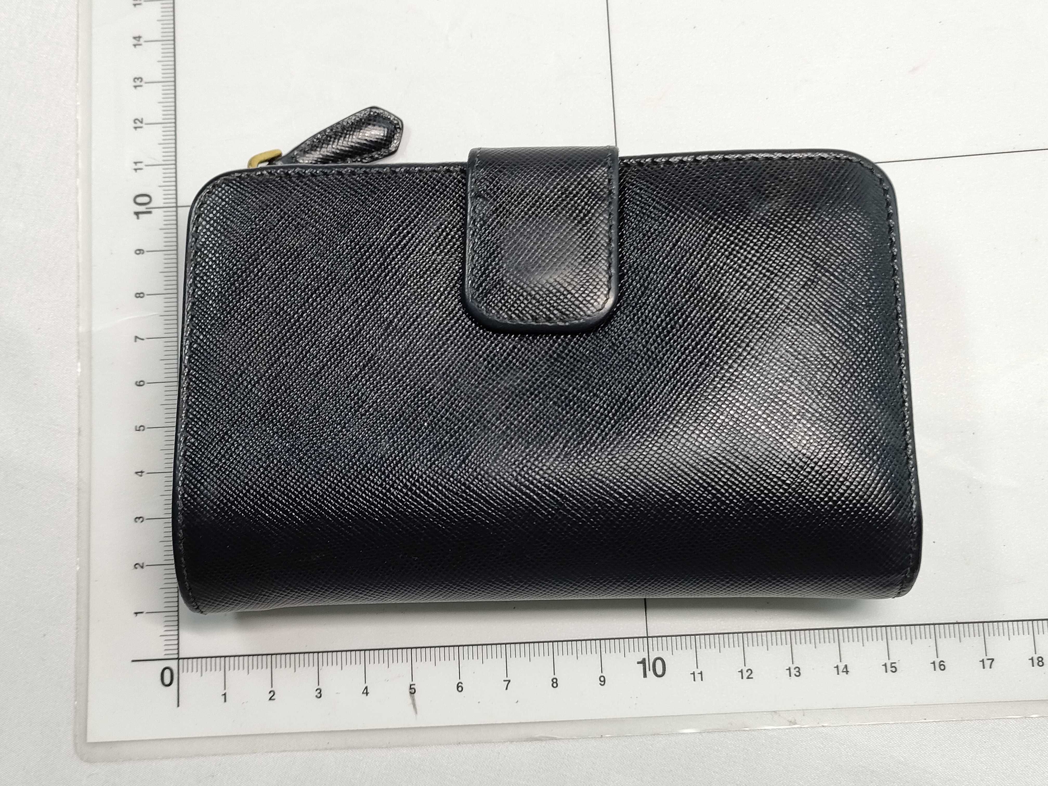 Vitello Move Gold Zip Medium Wallet Black 1M1225 Wallet — view 2