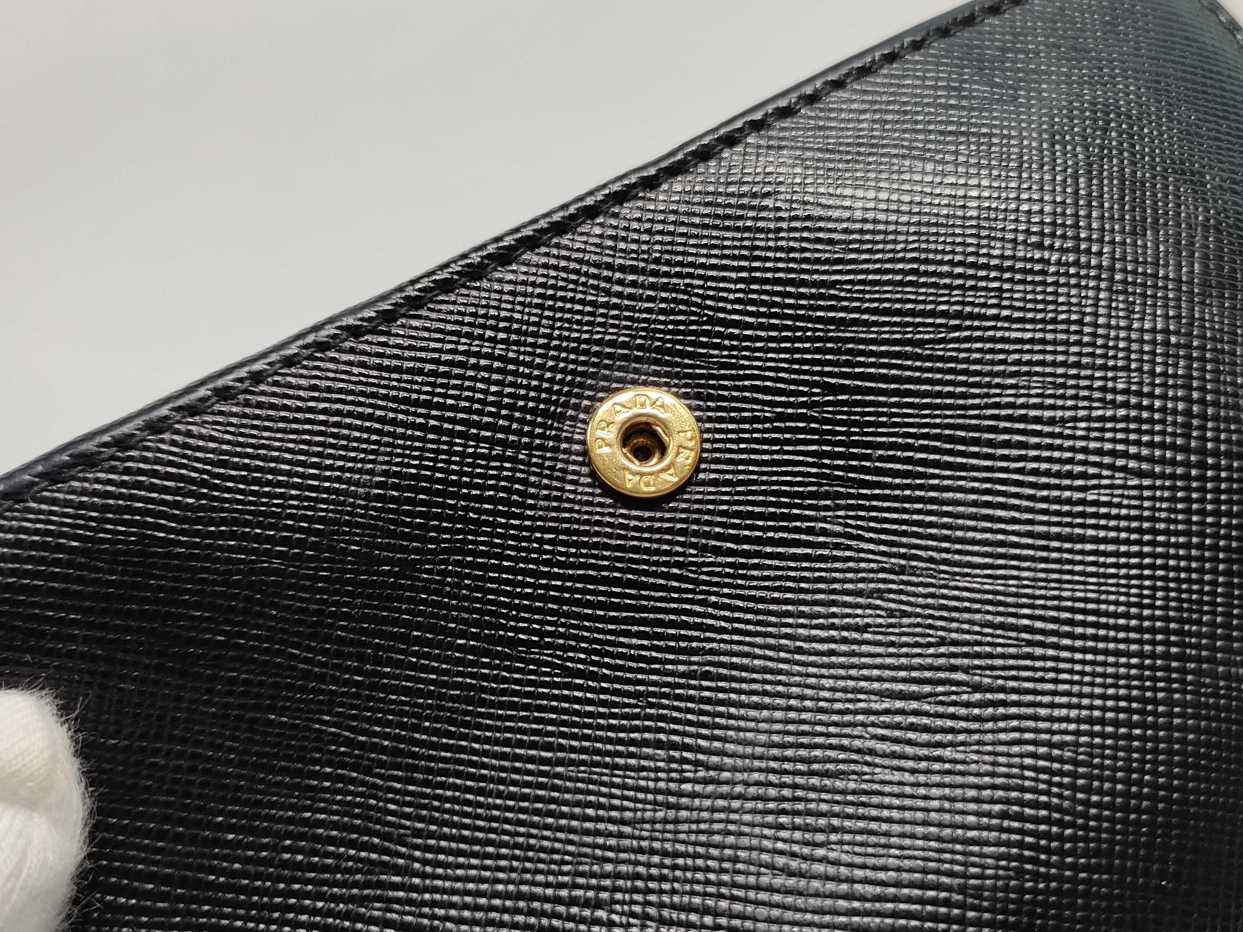 Vitello Move Gold Zip Medium Wallet Black 1M1225 Wallet — view 13