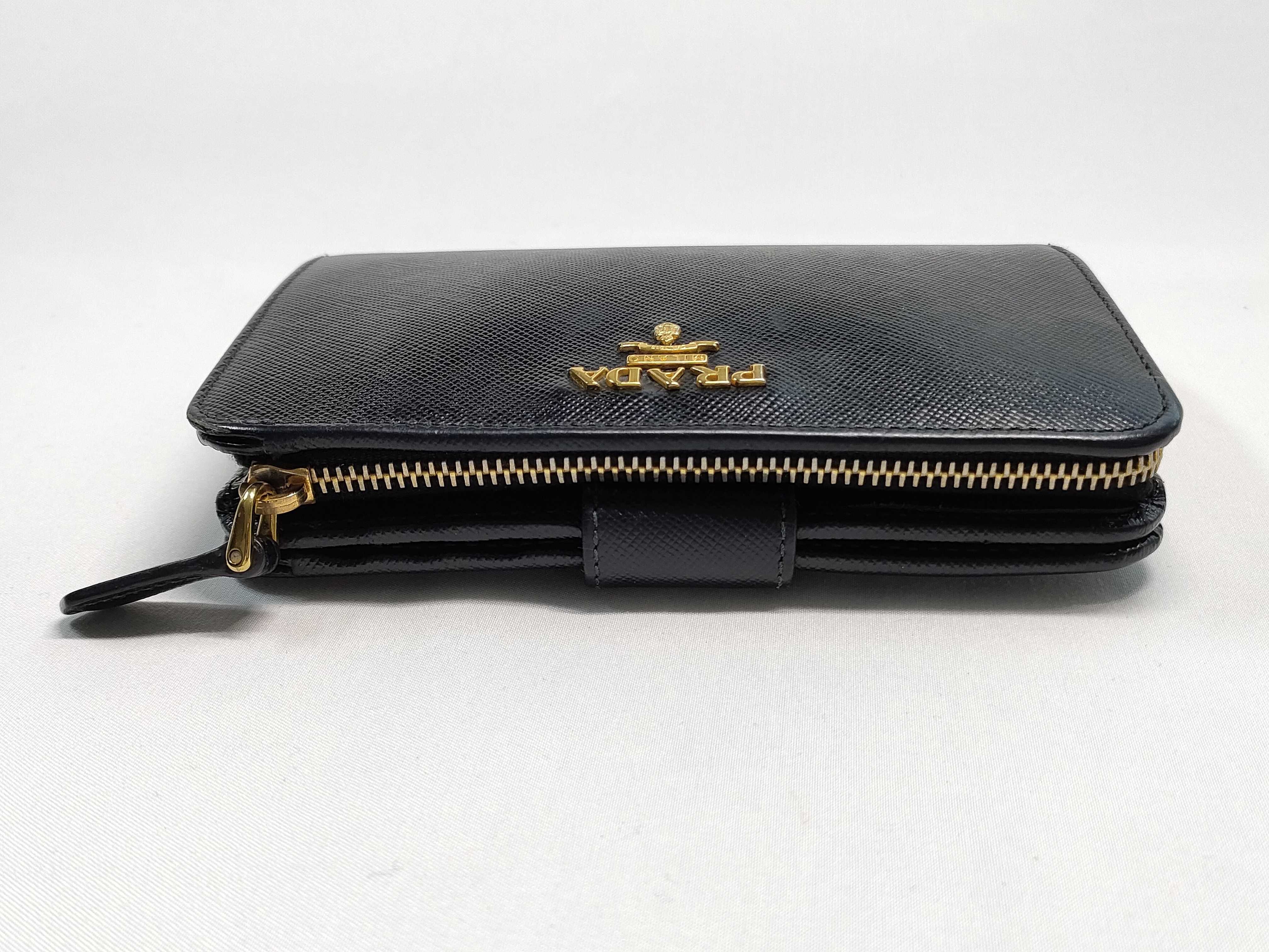 Vitello Move Gold Zip Medium Wallet Black 1M1225 Wallet — view 6