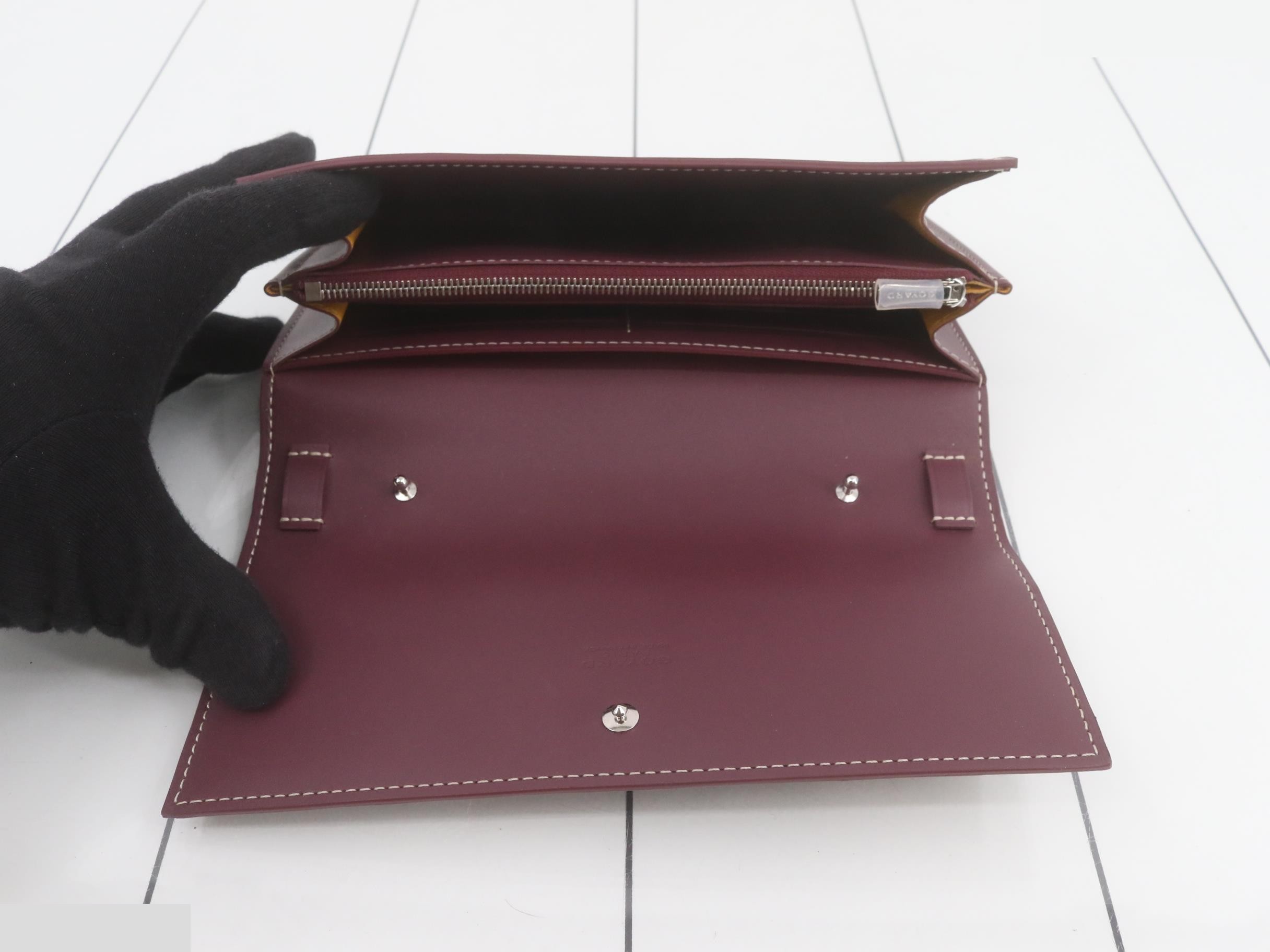 Varenne pouch wallet unused storage item — view 4