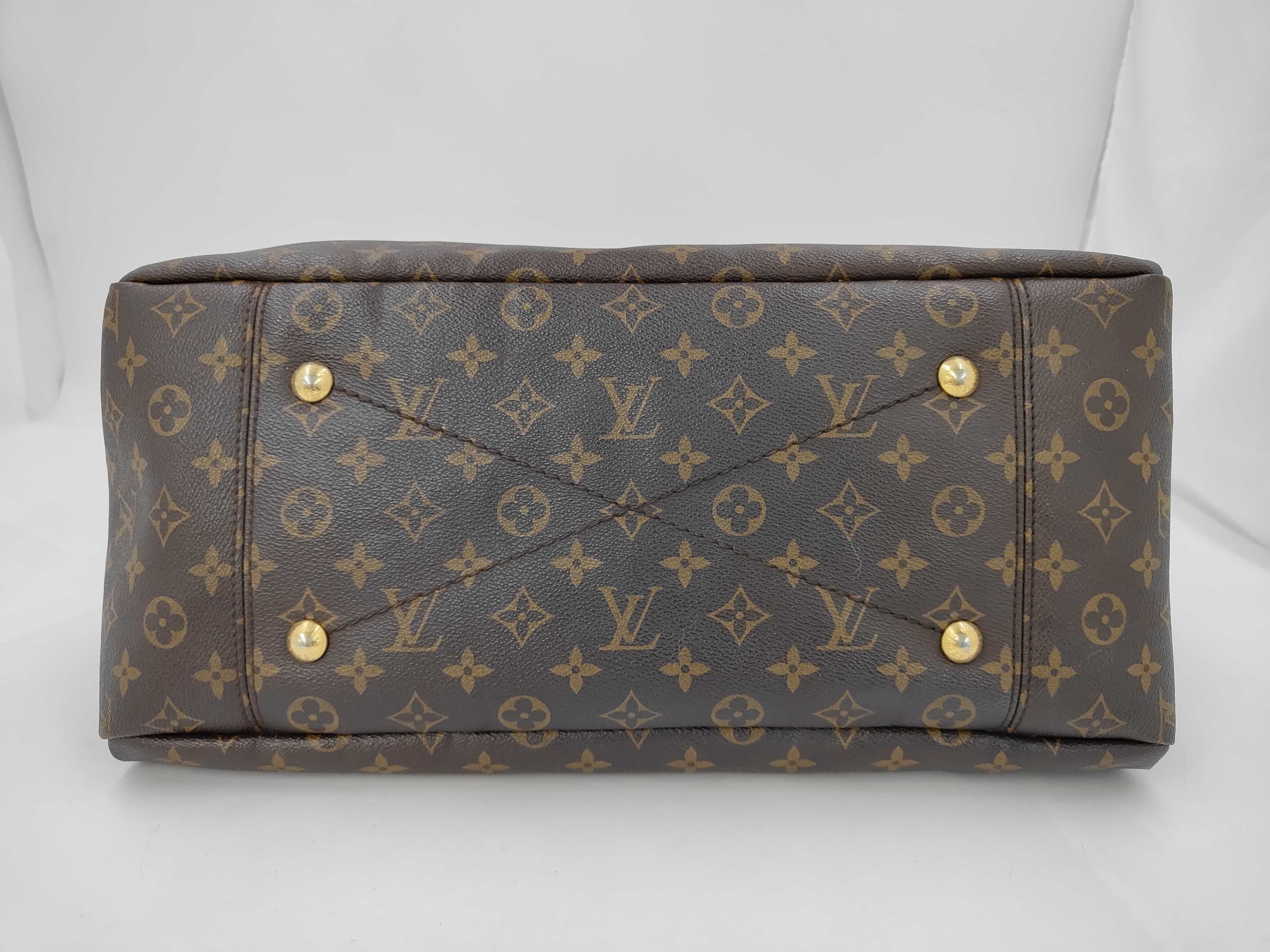 M40249 Monogram Artsy MM Shoulder Bag — view 3
