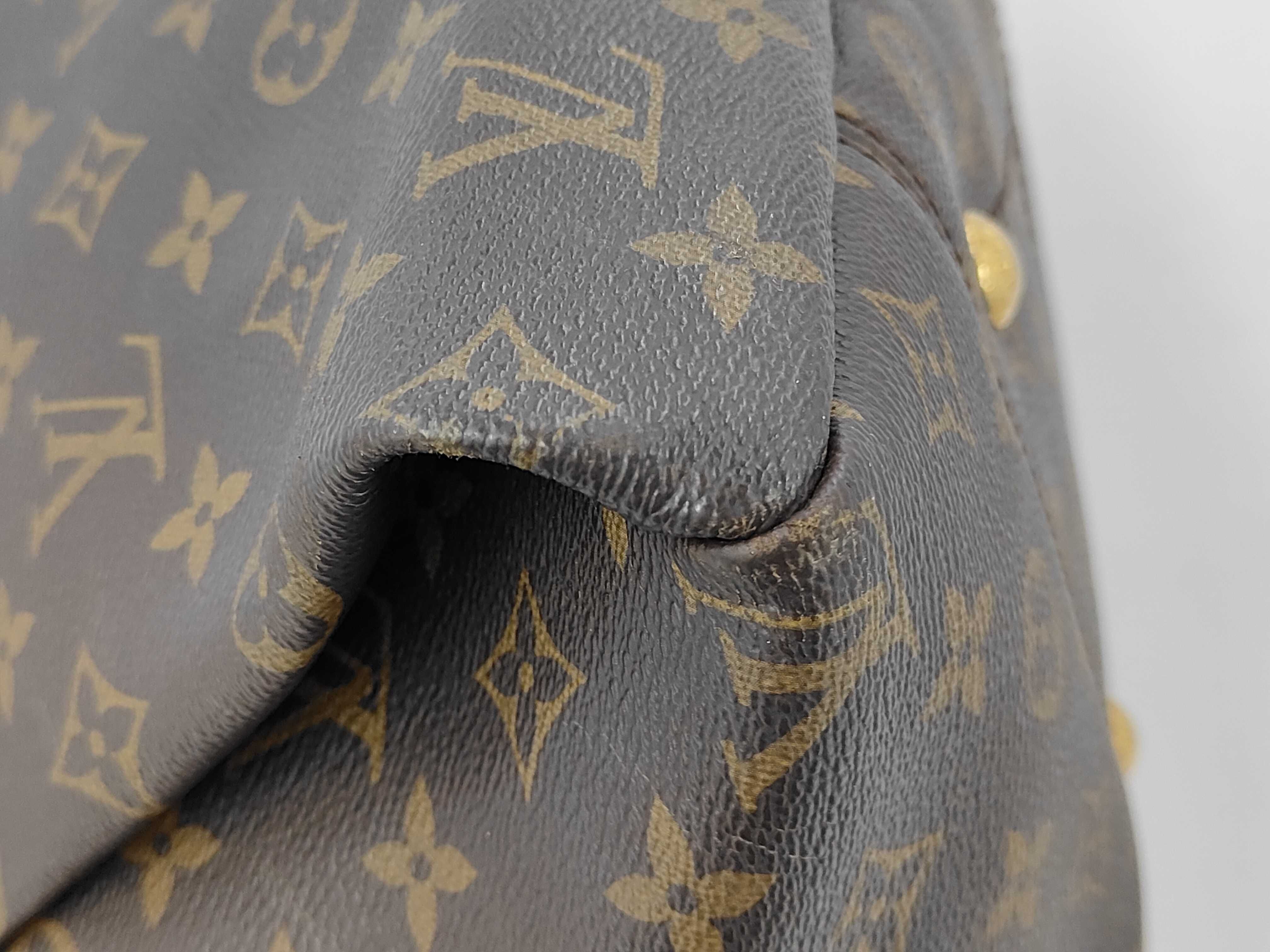 M40249 Monogram Artsy MM Shoulder Bag — view 4