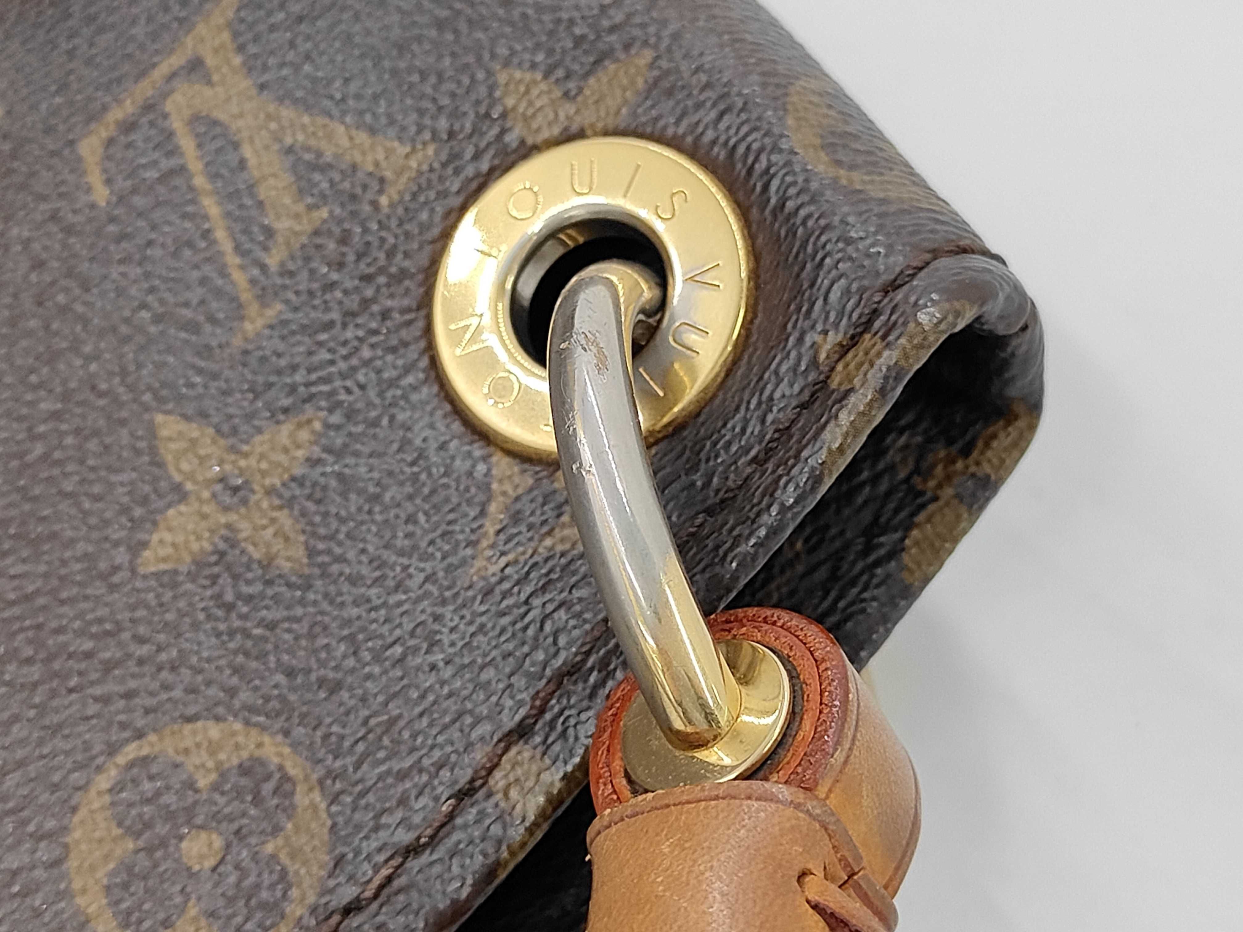 M40249 Monogram Artsy MM Shoulder Bag — view 7
