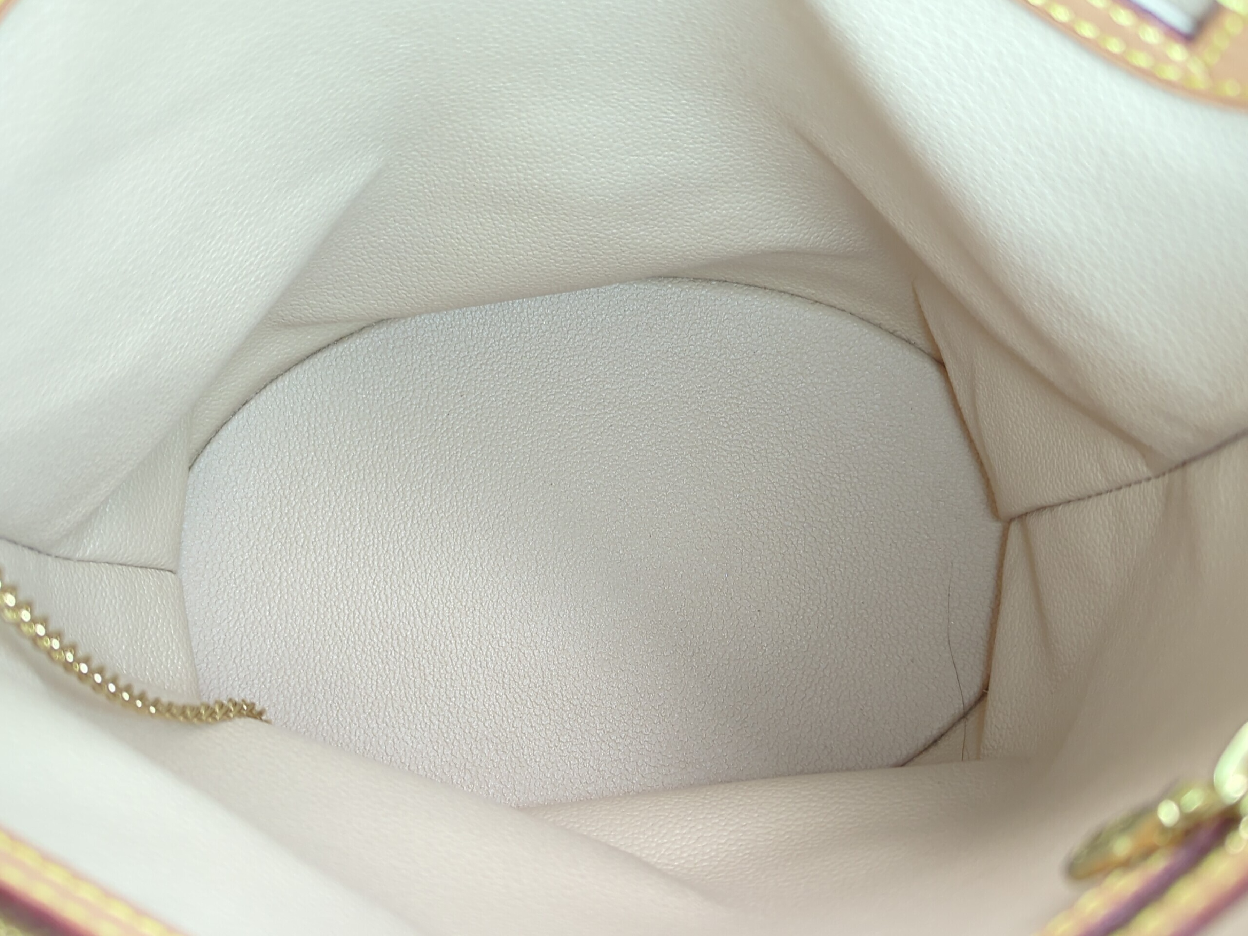 M42238 Monogram Bucket PM Tote Bag — view 9