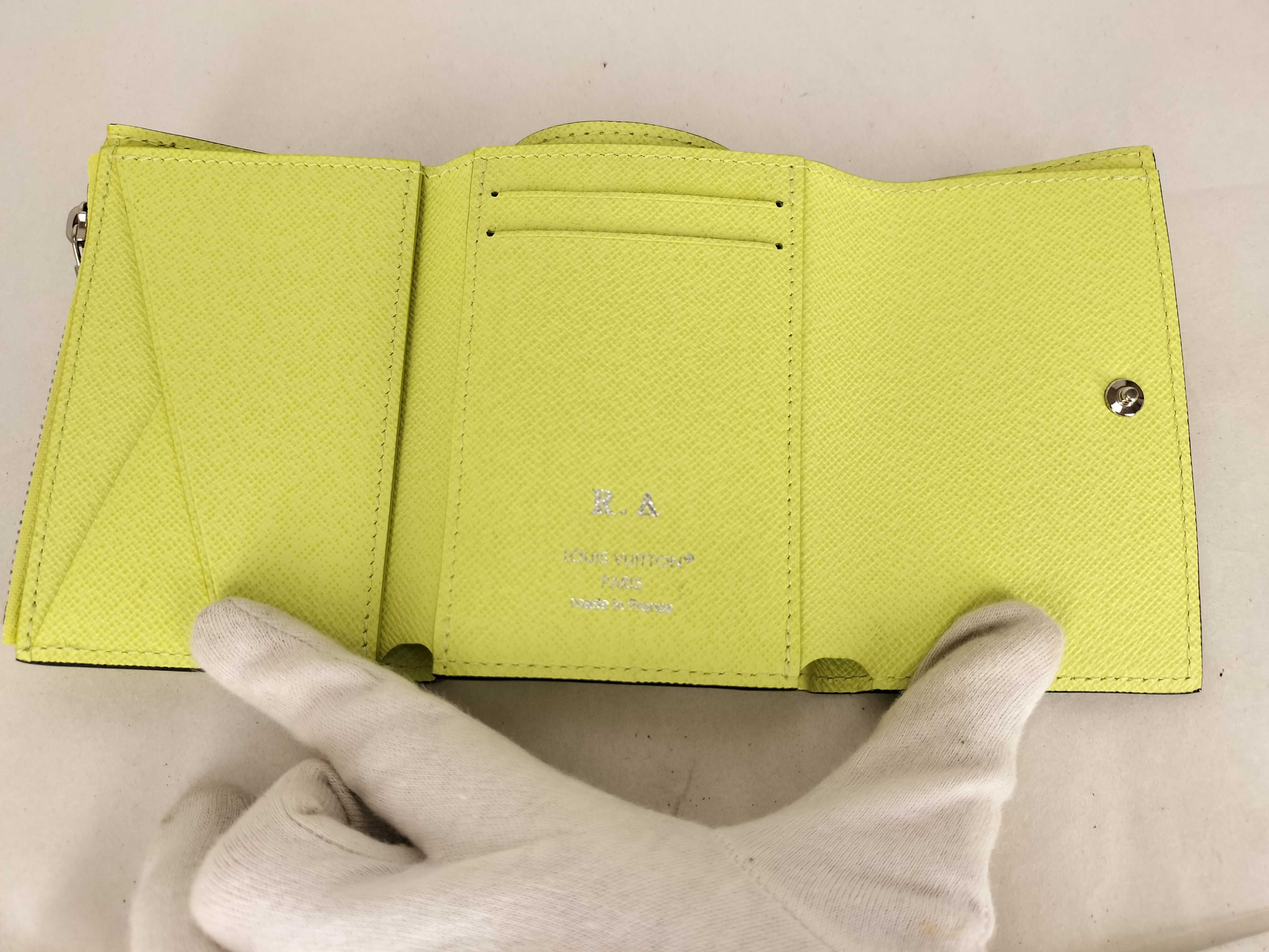 Taigarama Victor Wallet Tri-fold Wallet Yellow — view 13