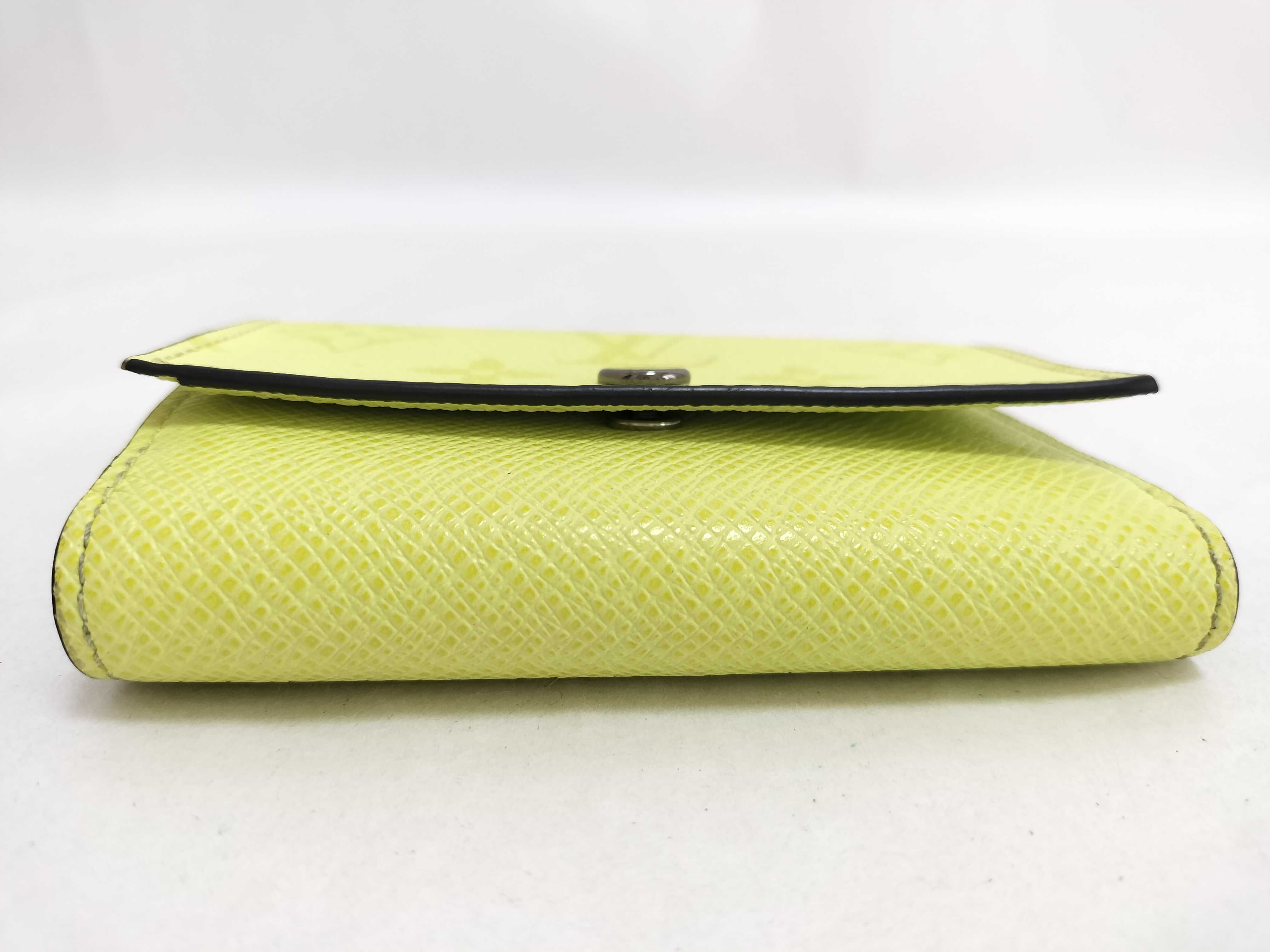 Taigarama Victor Wallet Tri-fold Wallet Yellow — view 3