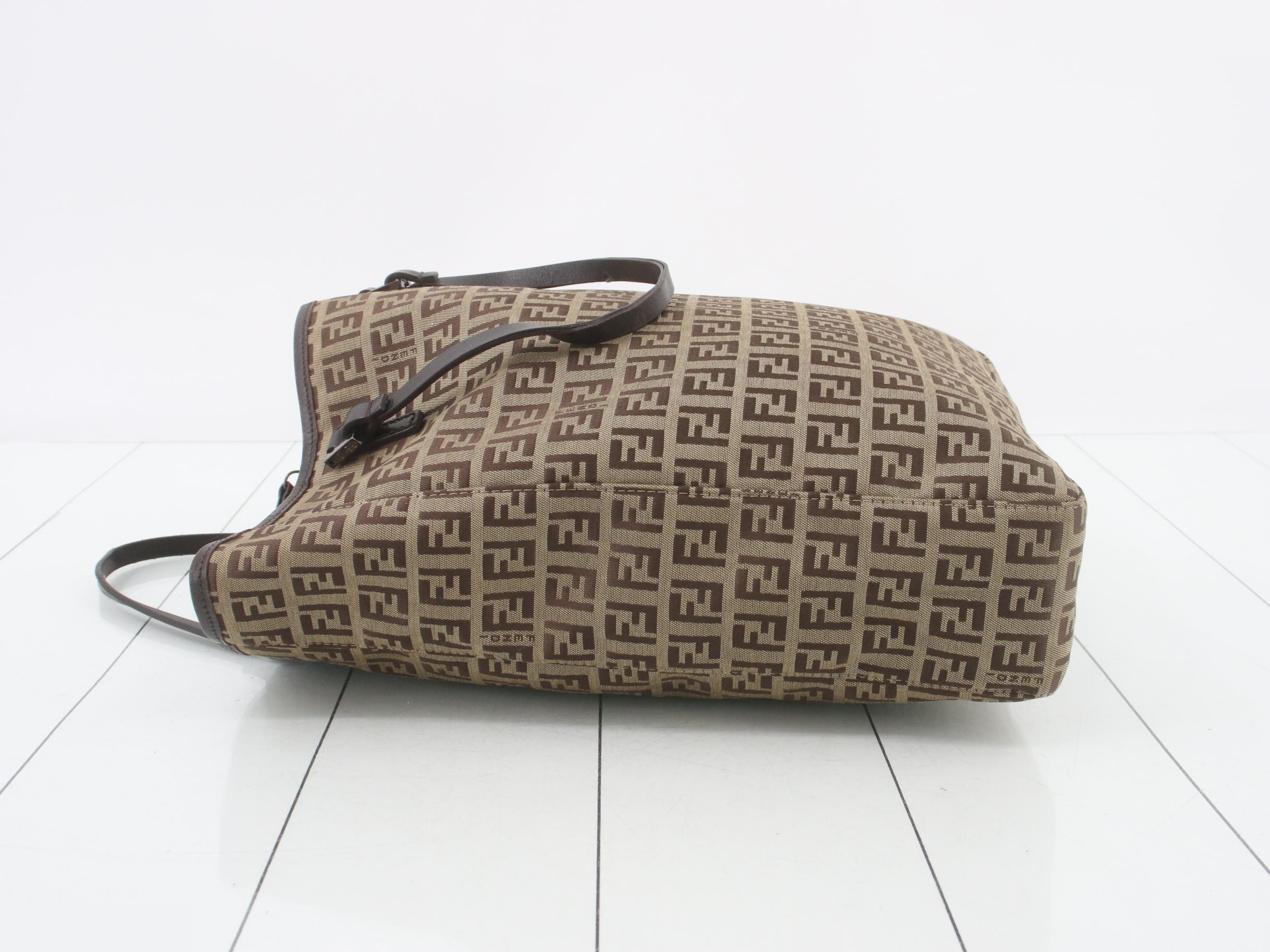handbag — view 4