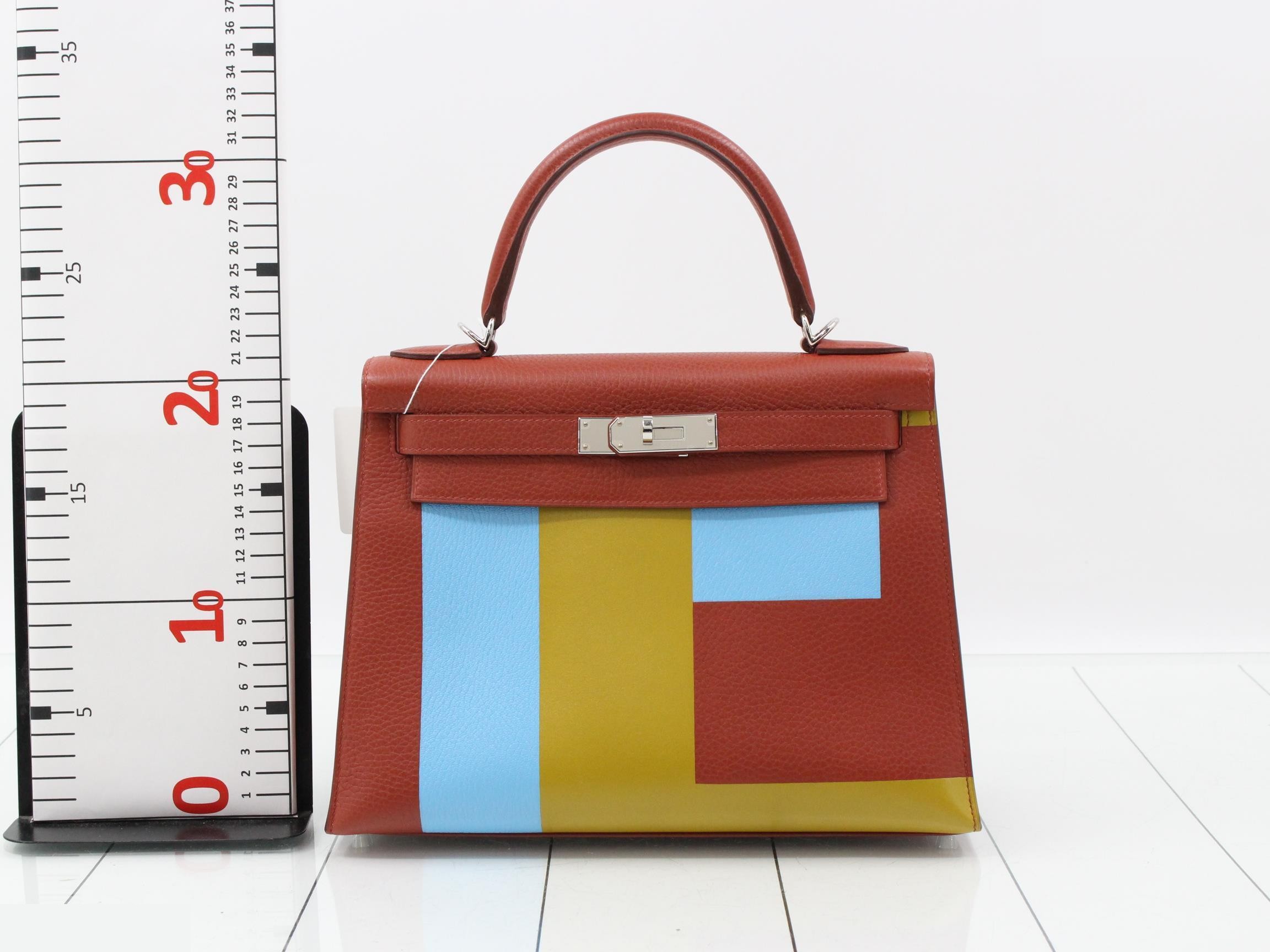 Kelly 28 Kelly Graphy Letter E 2-Way Handbag C Stamp — view 2