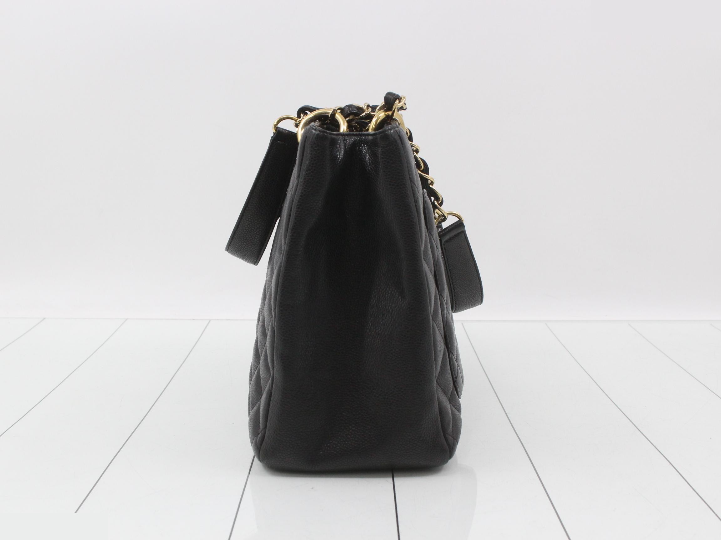 Caviar leather Matelassé GST chain shoulder bag, black hardware. — view 3