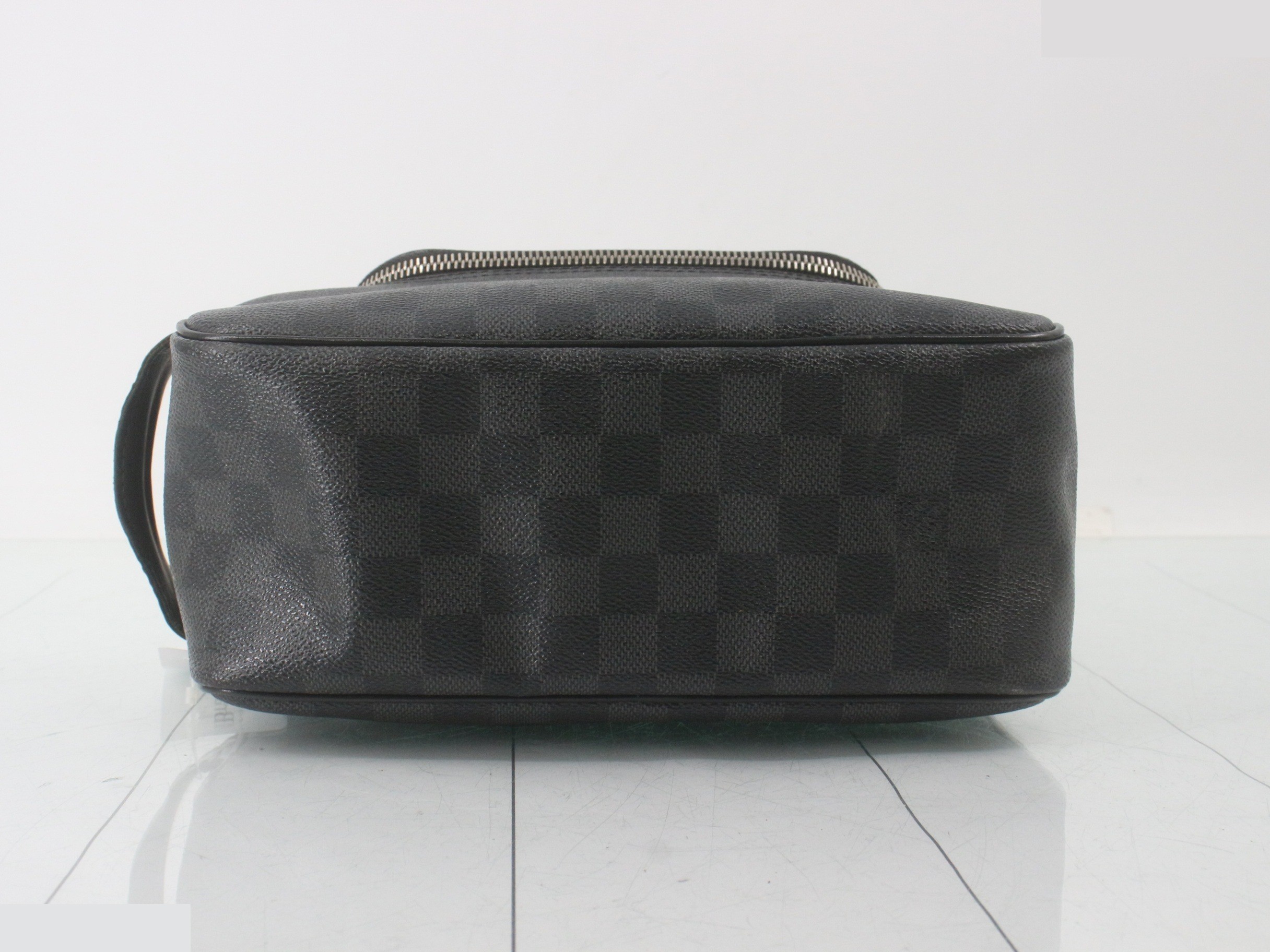 Damier Graphite Toiletry Pouch — view 3
