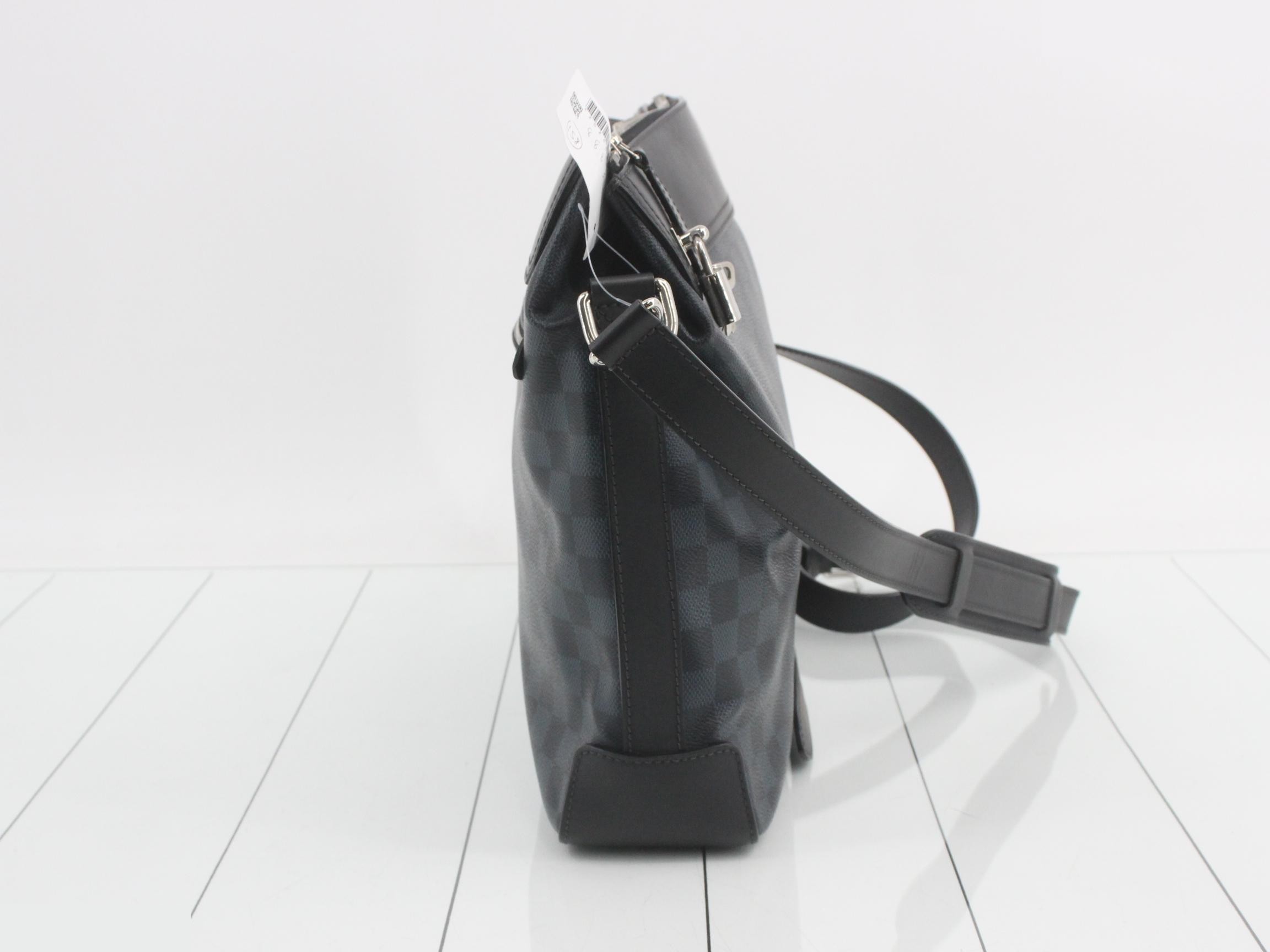 Damier Cobalt Messenger Greenwich Shoulder Bag — view 4