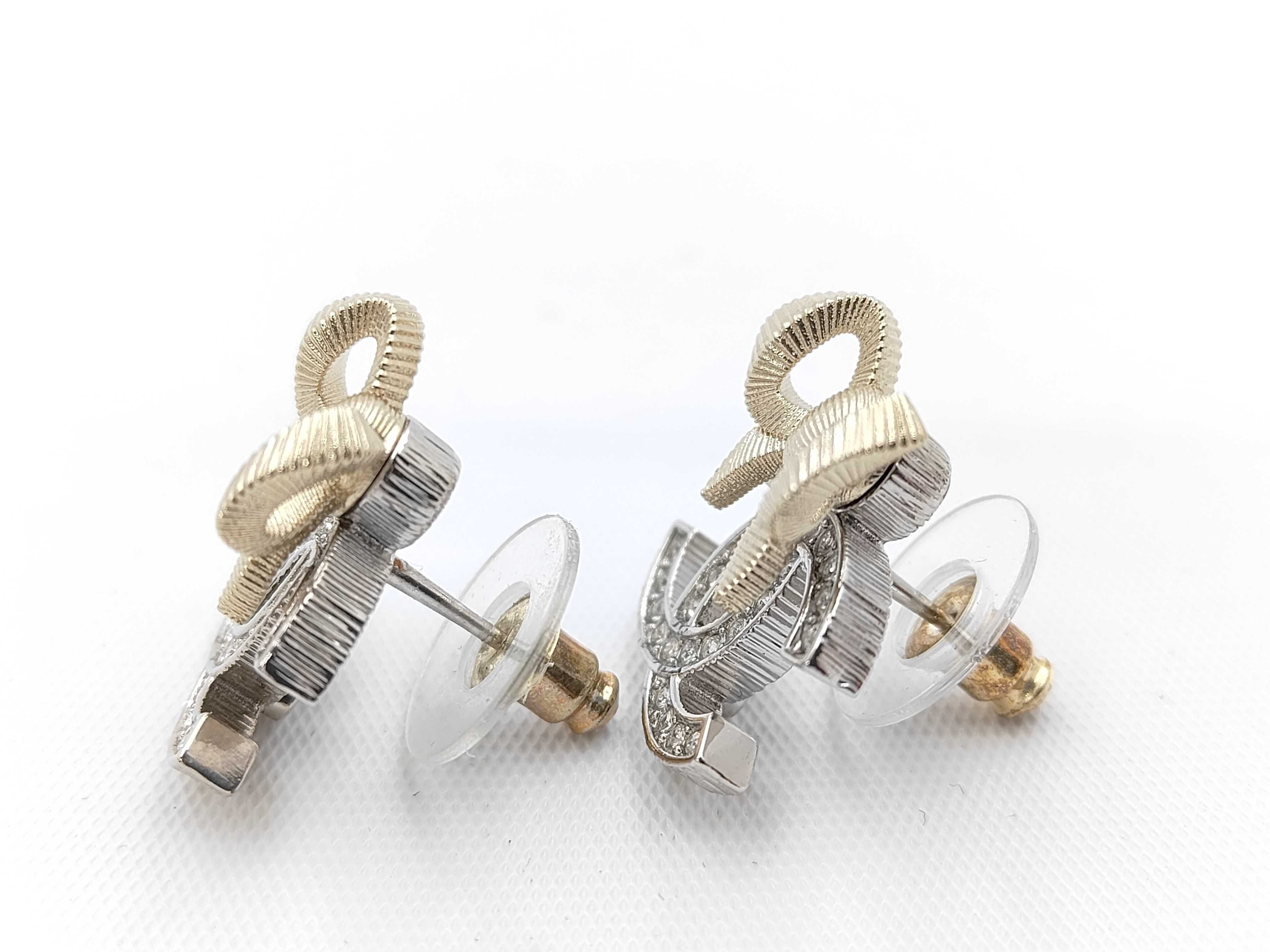 earrings — view 3