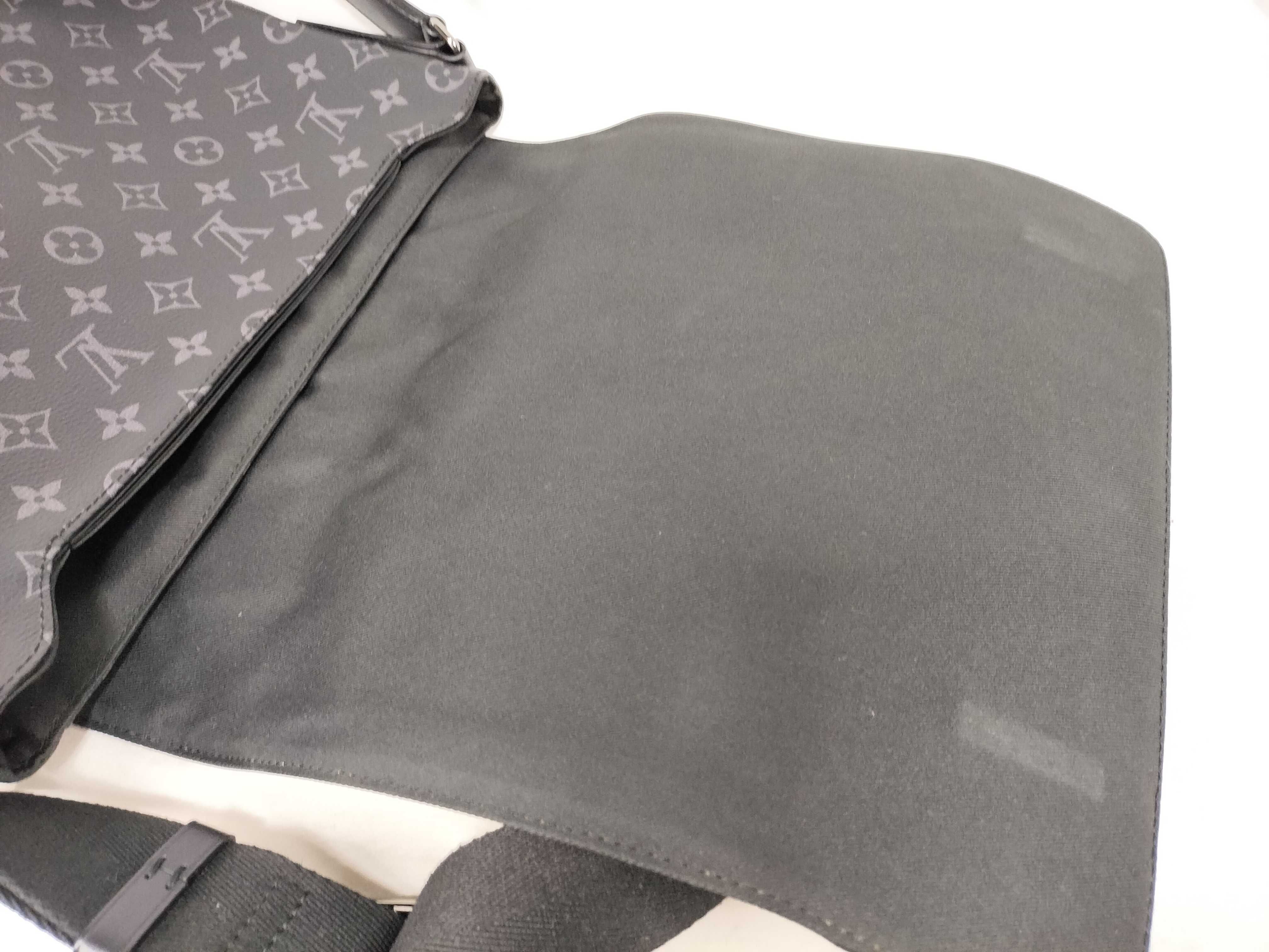District Shoulder Bag — view 8
