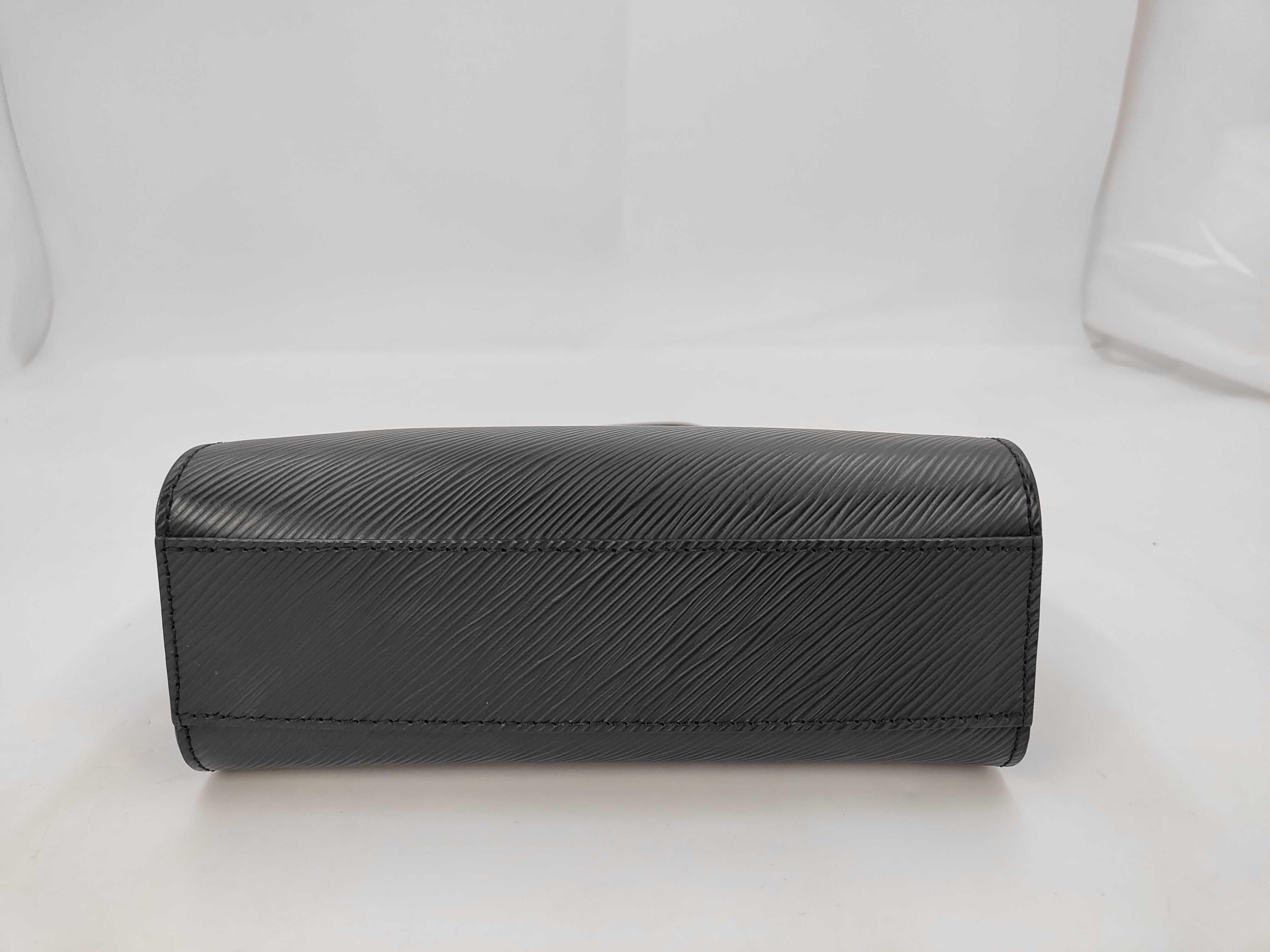 Epi Sac Plat BB Noir M58660 RFID Handbag — view 4