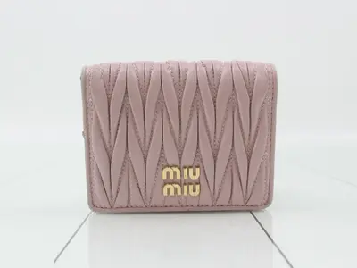 Matelassé Pink Bi-fold Compact Wallet