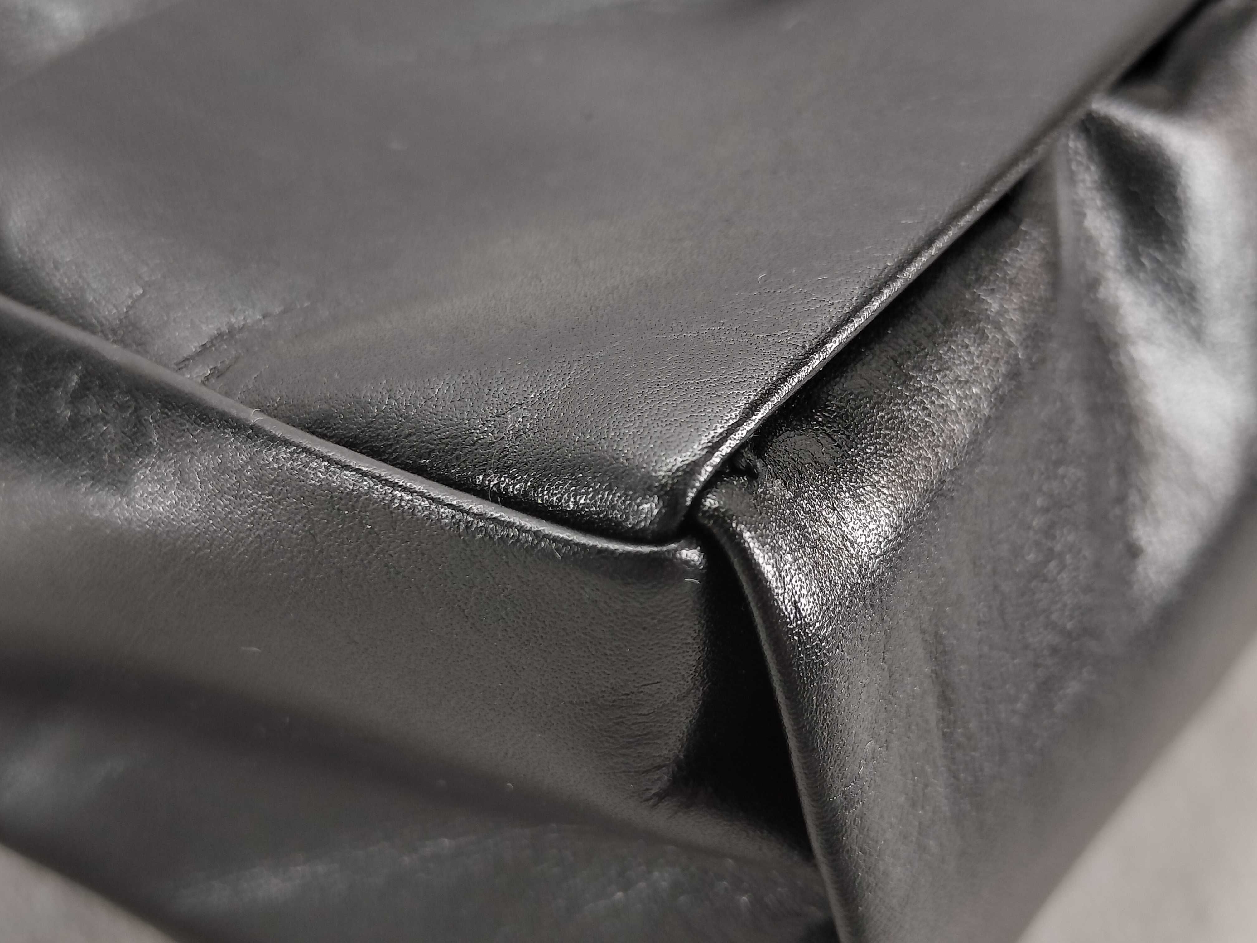 Intrecciato Maxi Intrecciato Leather Body Bag Black Waist Bag — view 6