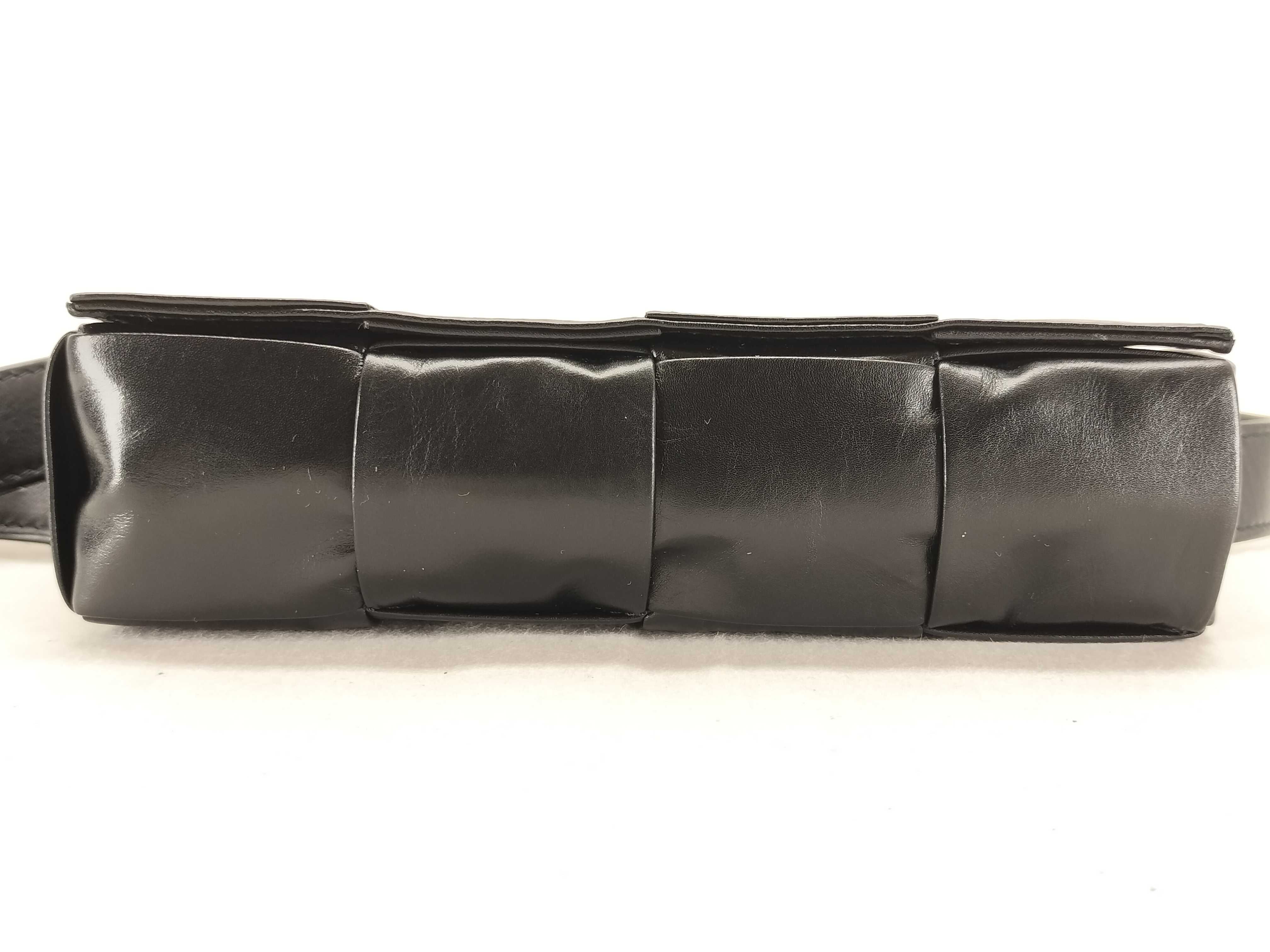 Intrecciato Maxi Intrecciato Leather Body Bag Black Waist Bag — view 7