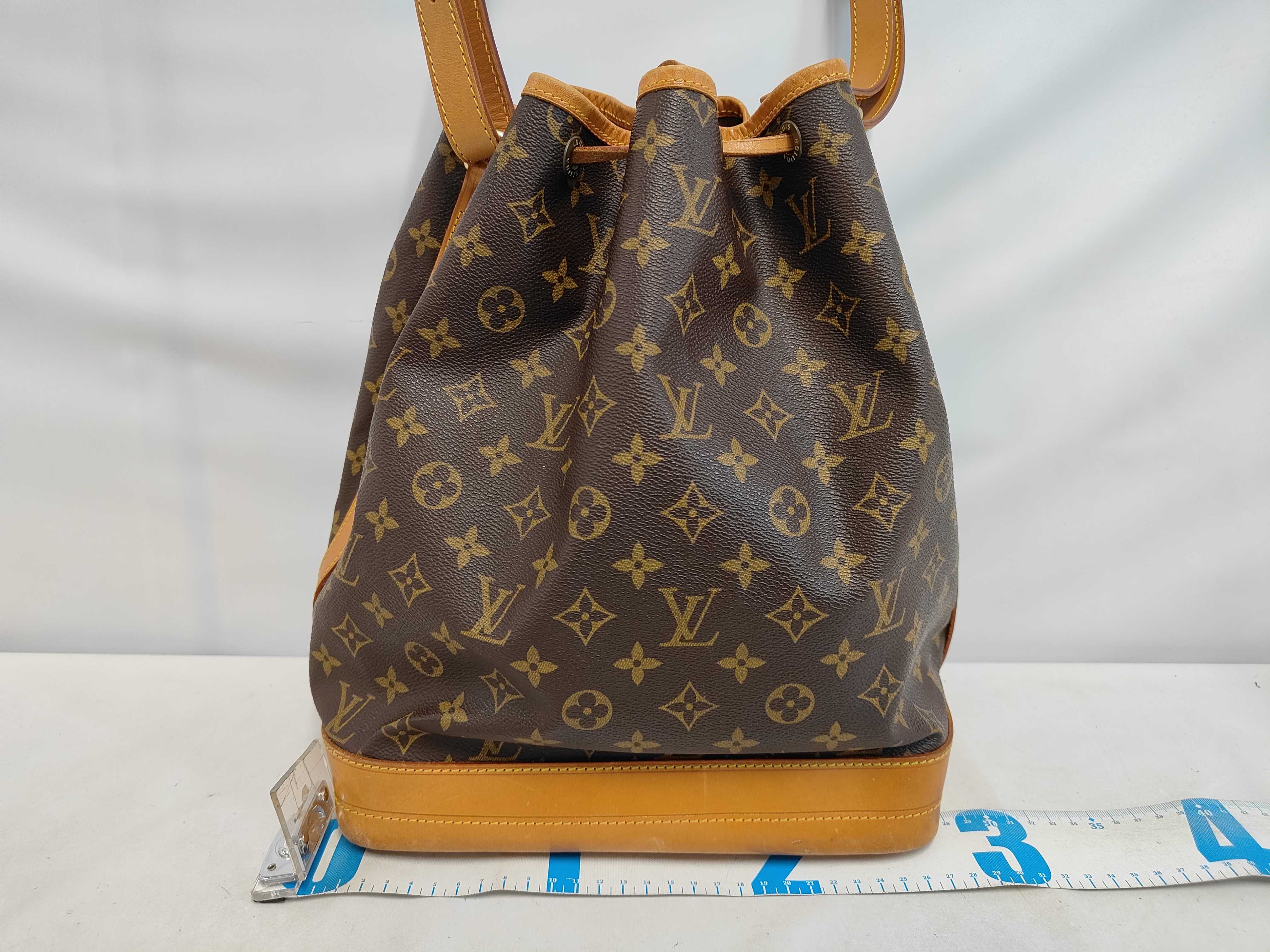 Monogram Noe M42224 Brown AR1828 Shoulder Bag — view 2