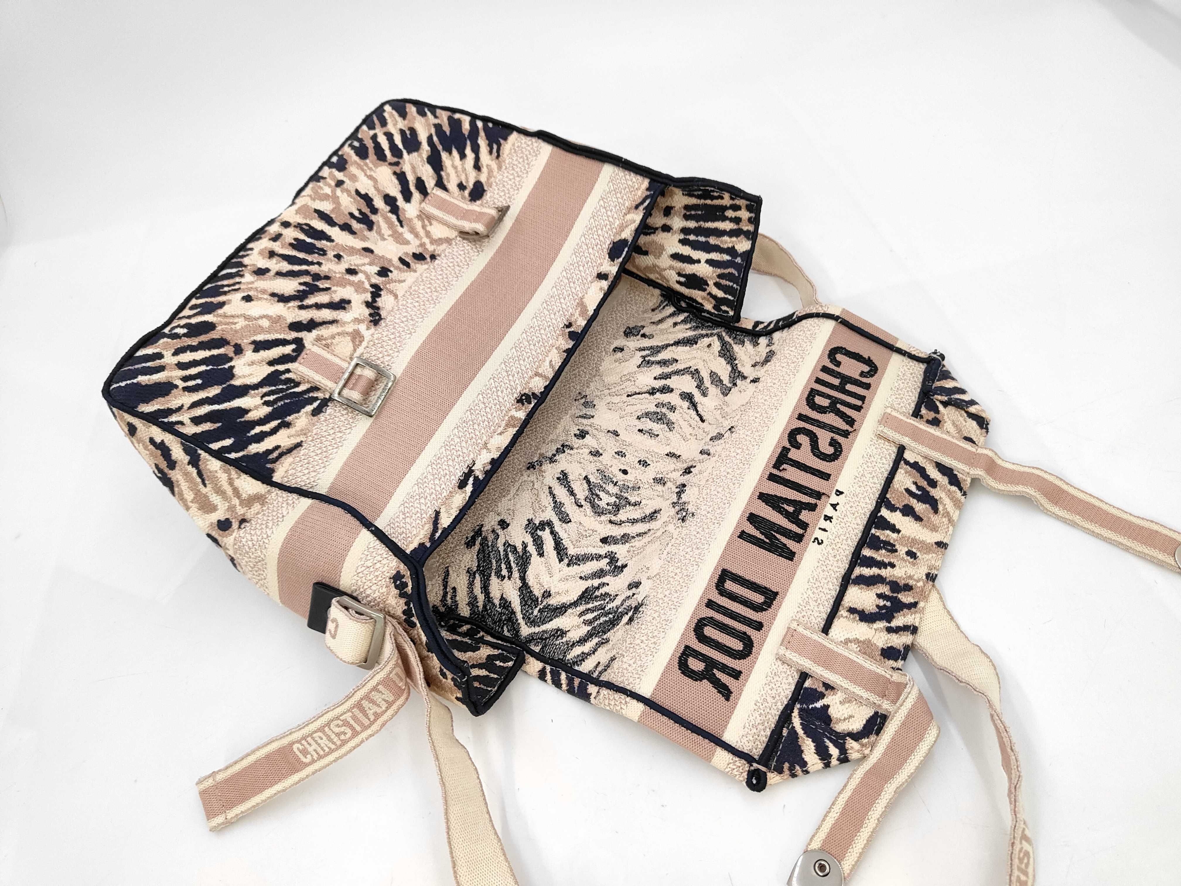 shoulder bag — view 8
