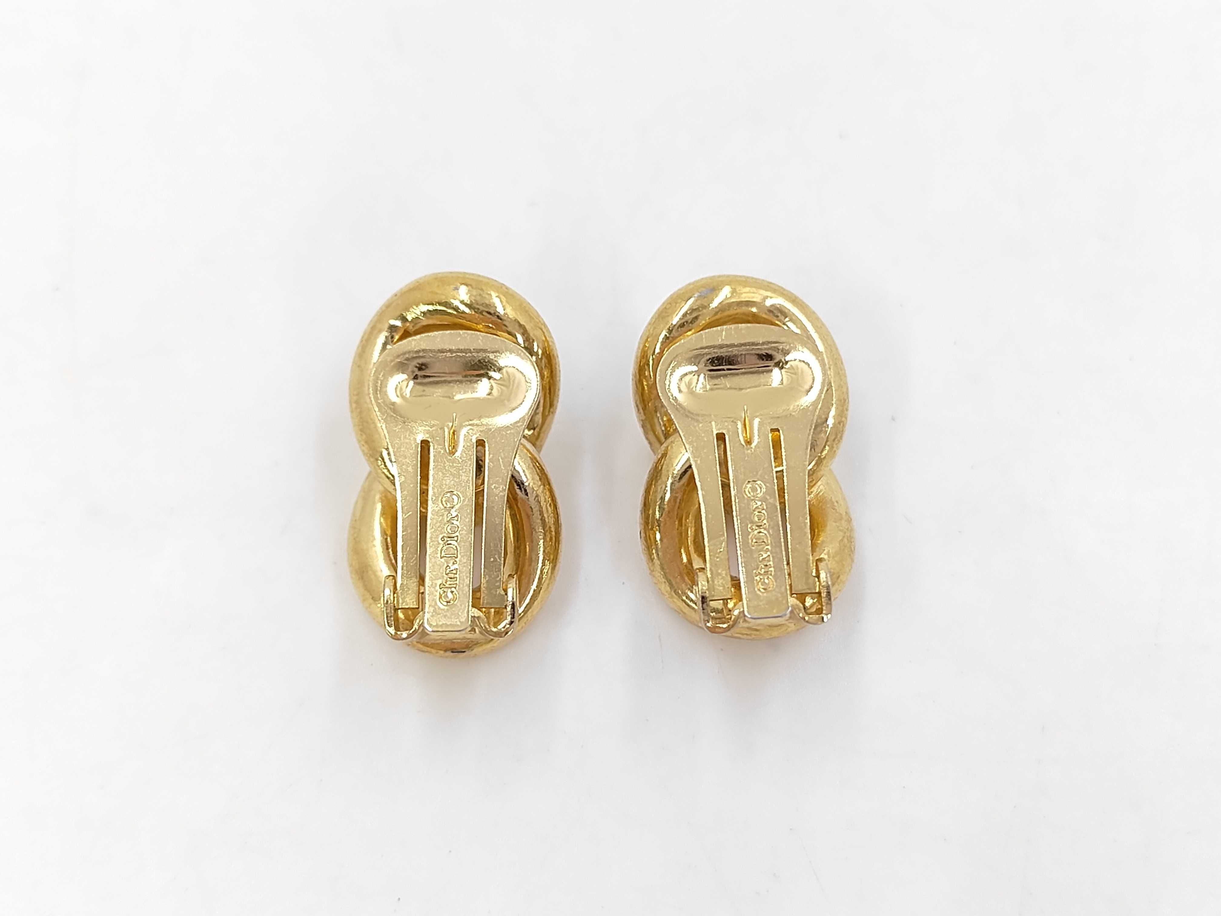 Twist Gold YG Earrings — view 2