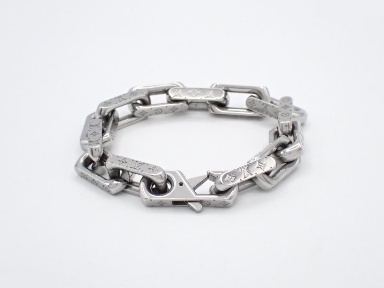Monogram chain bracelet, wrist circumference approximately 17 cm — view 2