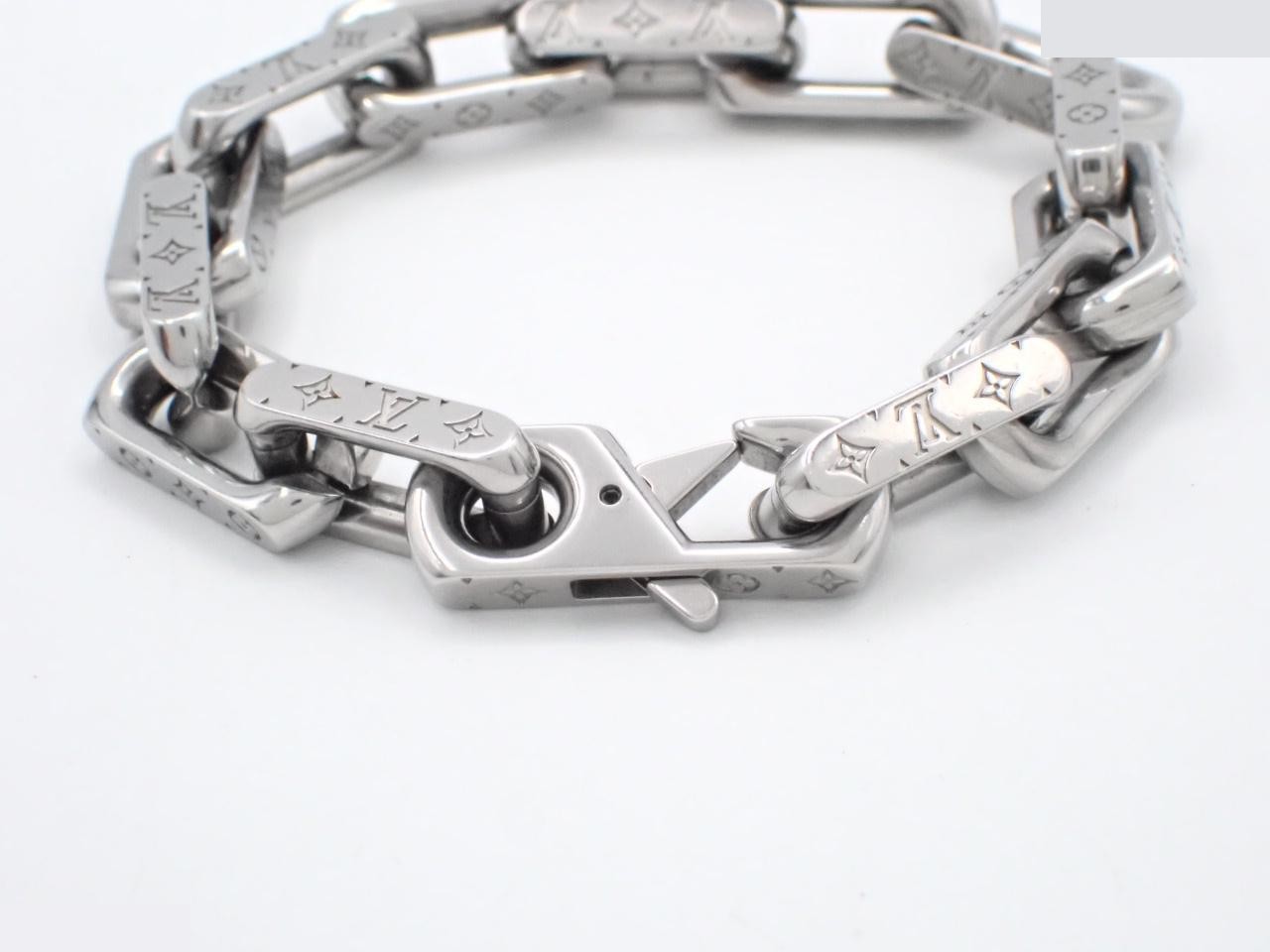 Monogram chain bracelet, wrist circumference approximately 17 cm — view 3
