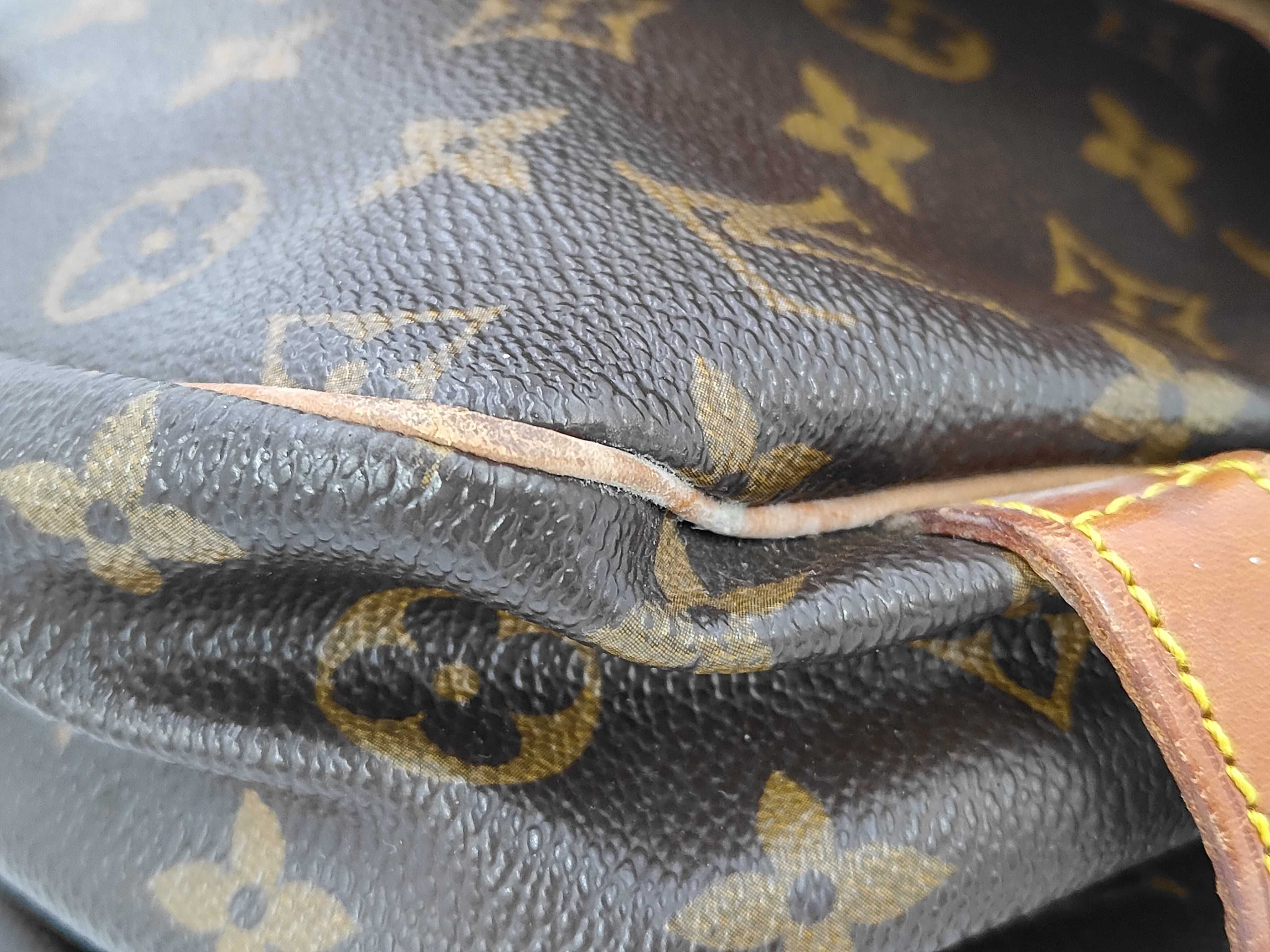 M42256 Monogram Saumur 30 Shoulder Bag — view 4