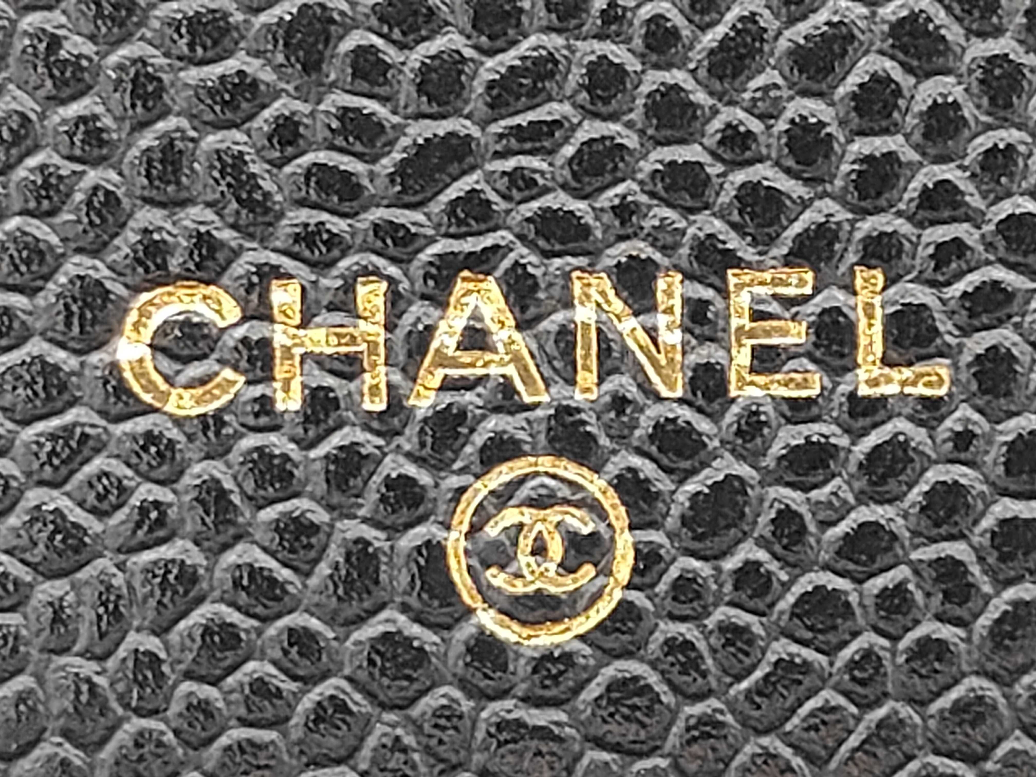 WOC Chain Bag Shoulder Bag — view 11