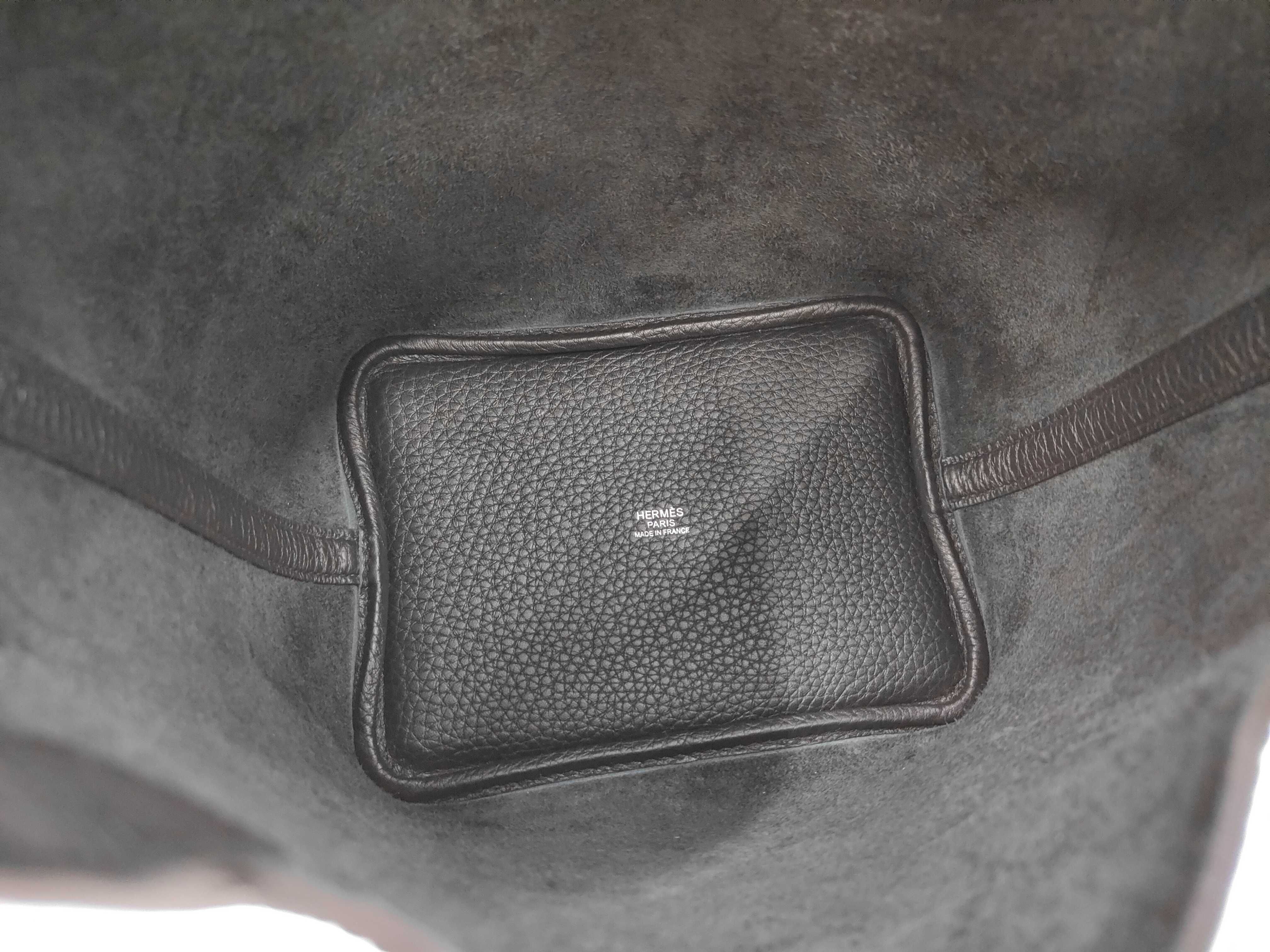 Picotin Lock 18 PM Taurillon Clemence Leather, Black, Silver Hardware, G Stamp, Handbag — view 8