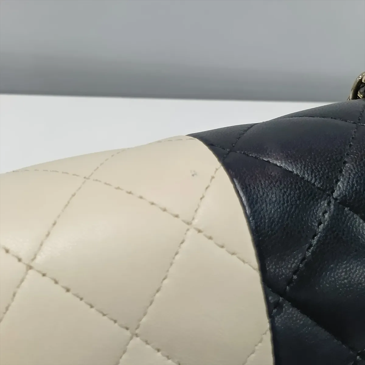 [Individually packaged] Chanel Matelassé 25 Lambskin Double Flap Double Chain Bag, Black x White, Gold Hardware, X86XN464, Random Plate, A01112 — view 13