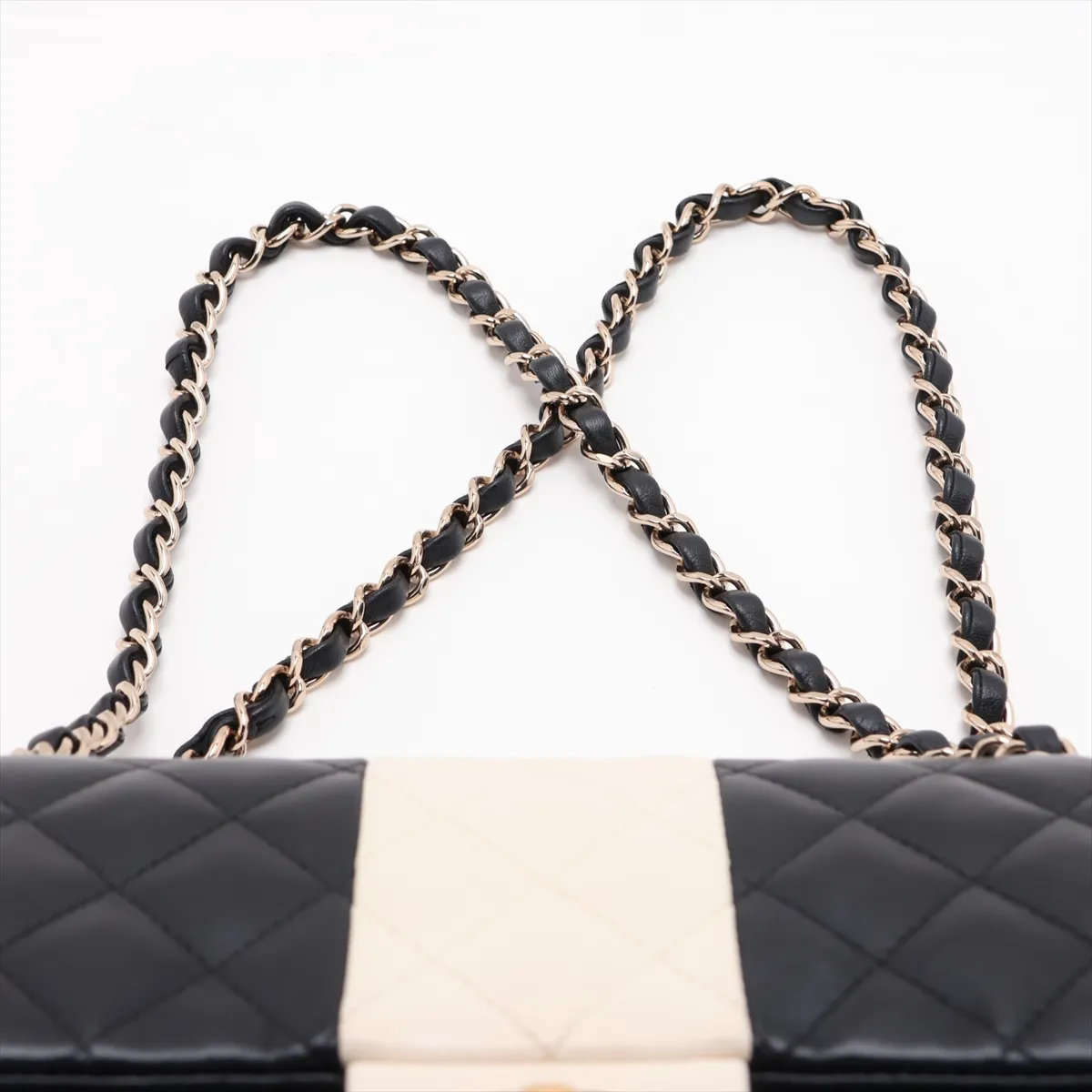 [Individually packaged] Chanel Matelassé 25 Lambskin Double Flap Double Chain Bag, Black x White, Gold Hardware, X86XN464, Random Plate, A01112 — view 6