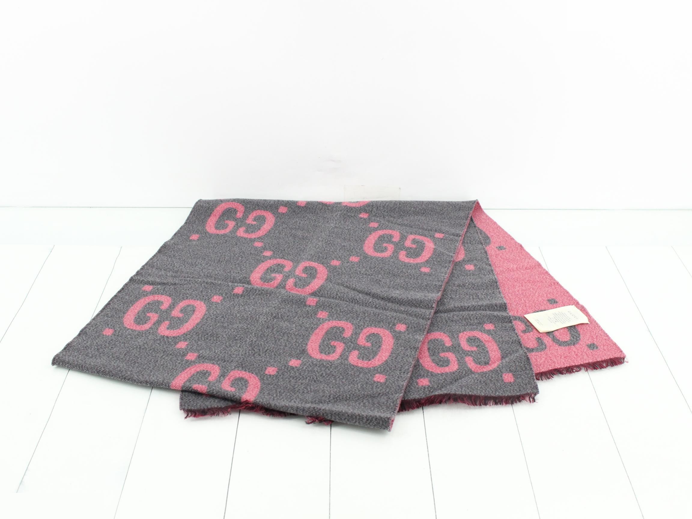 scarf — view 3