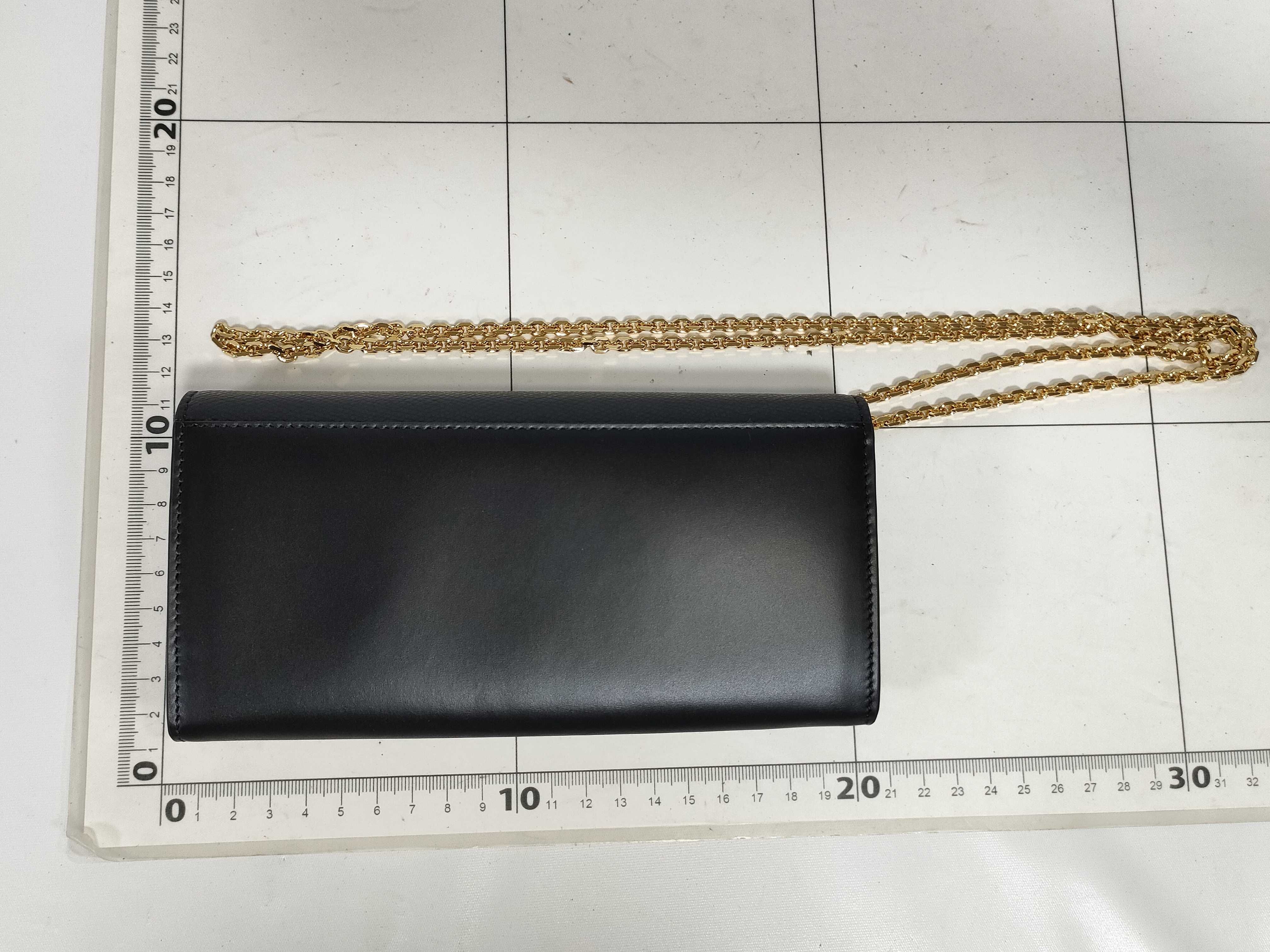 FF Diamond Chain Wallet (with protective seal) — view 2