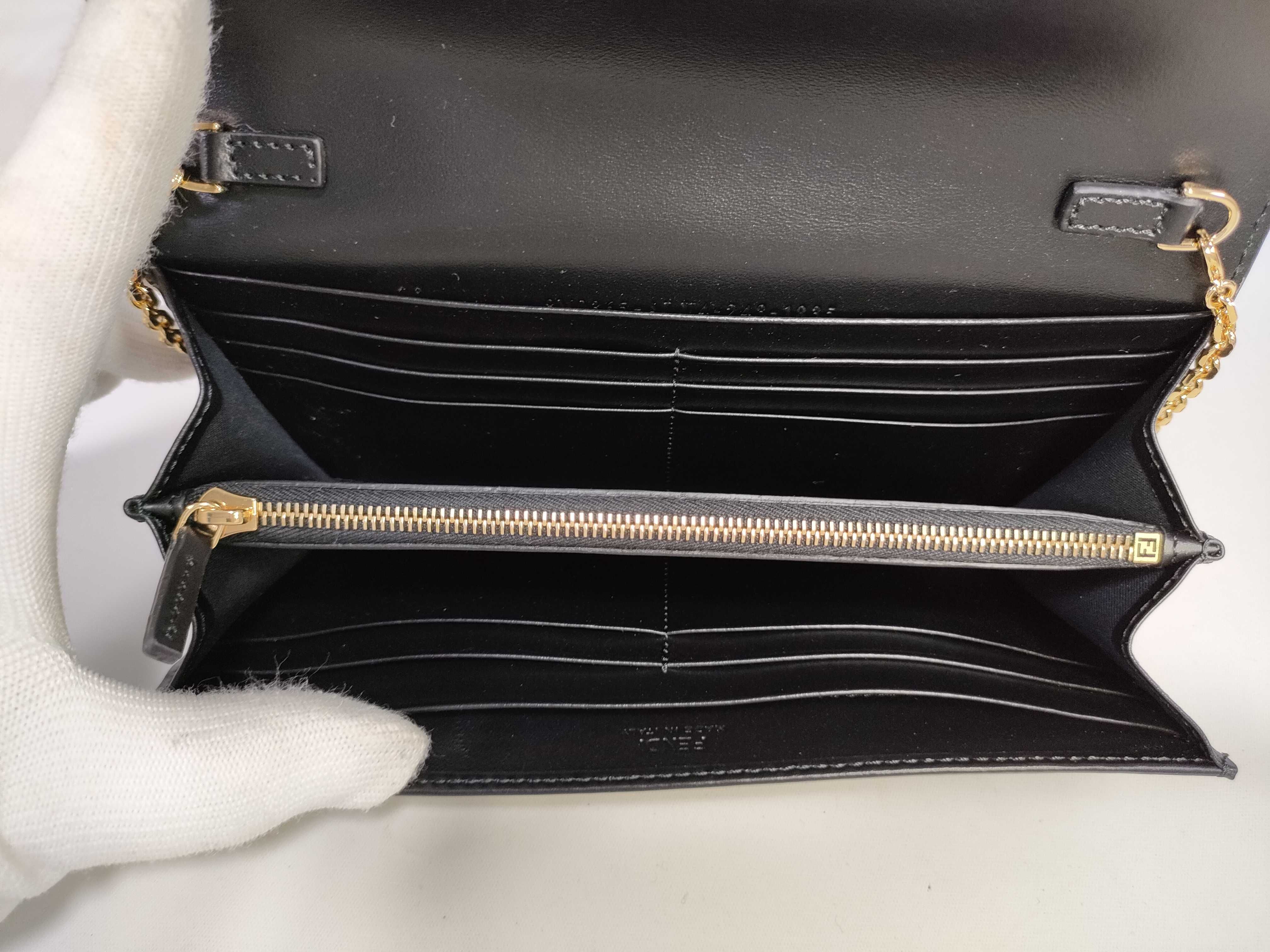 FF Diamond Chain Wallet (with protective seal) — view 10