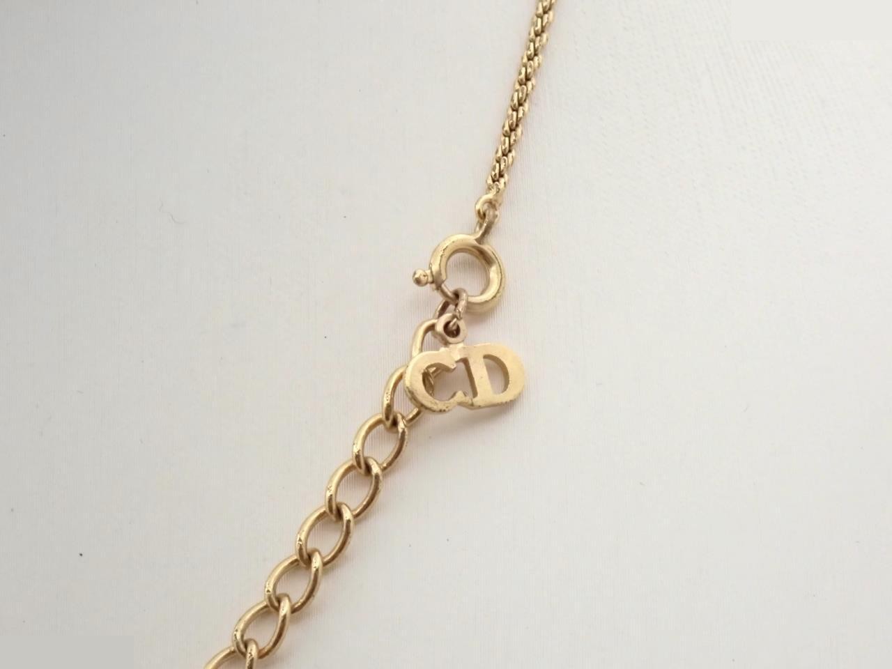 Other lines: Precious metal necklaces and pendants, chain approximately 43cm. — view 2