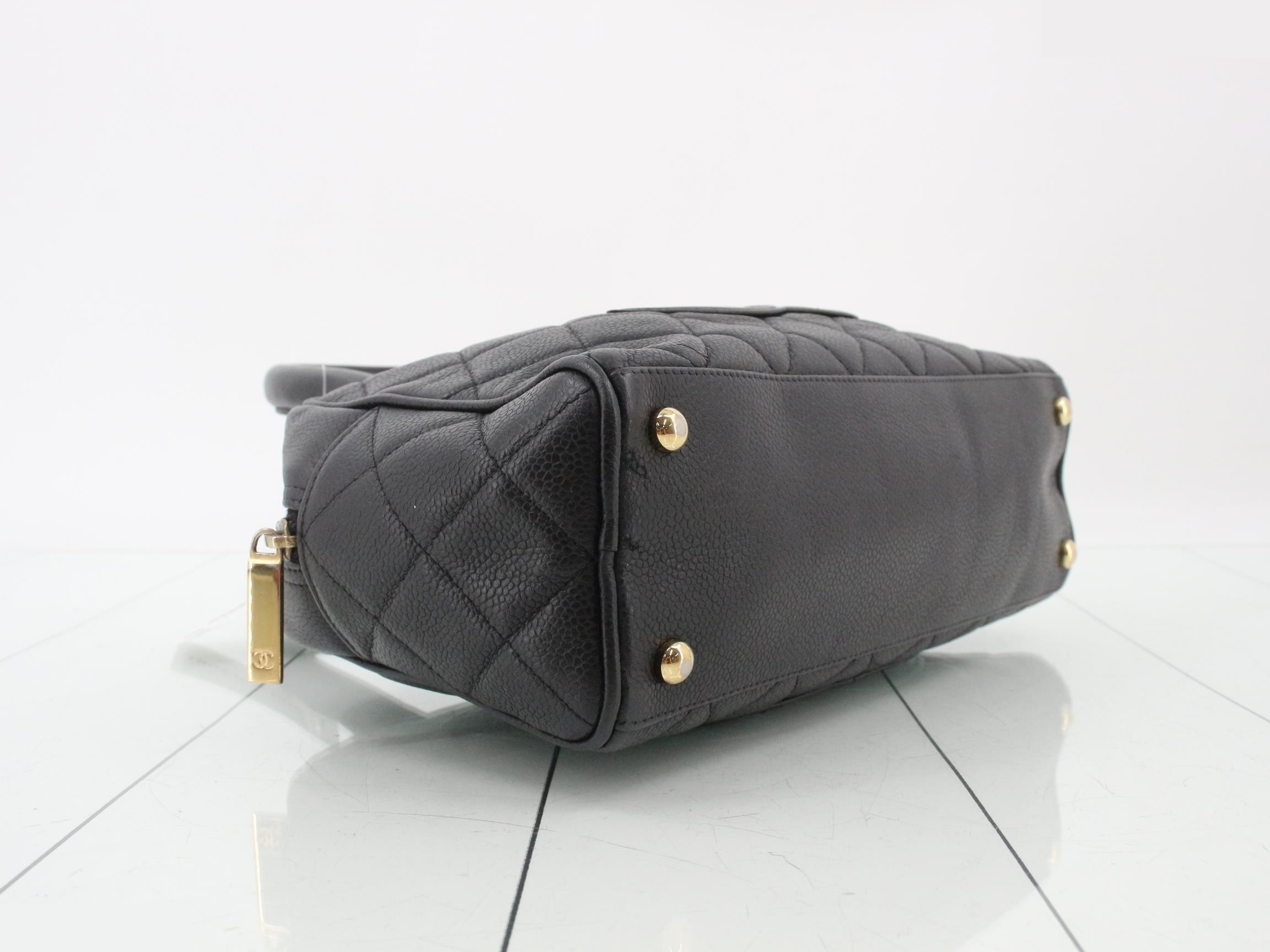 Matelassé caviar leather handbag with Coco Mark — view 5