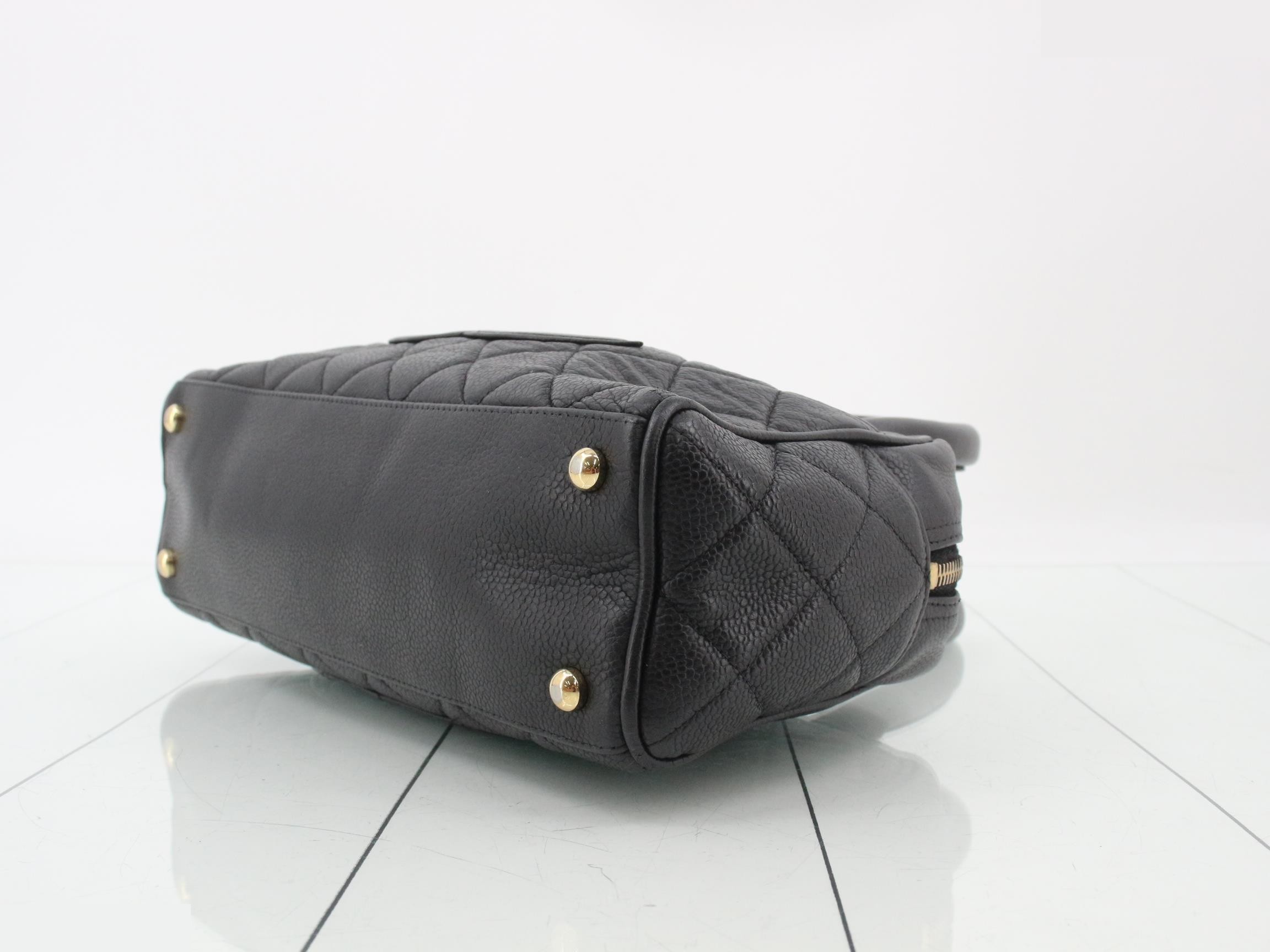 Matelassé caviar leather handbag with Coco Mark — view 6