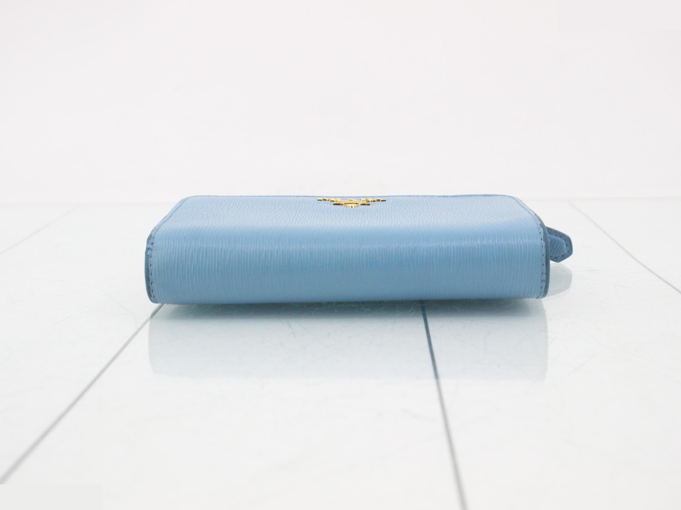 Saffiano bi-fold wallet — view 3