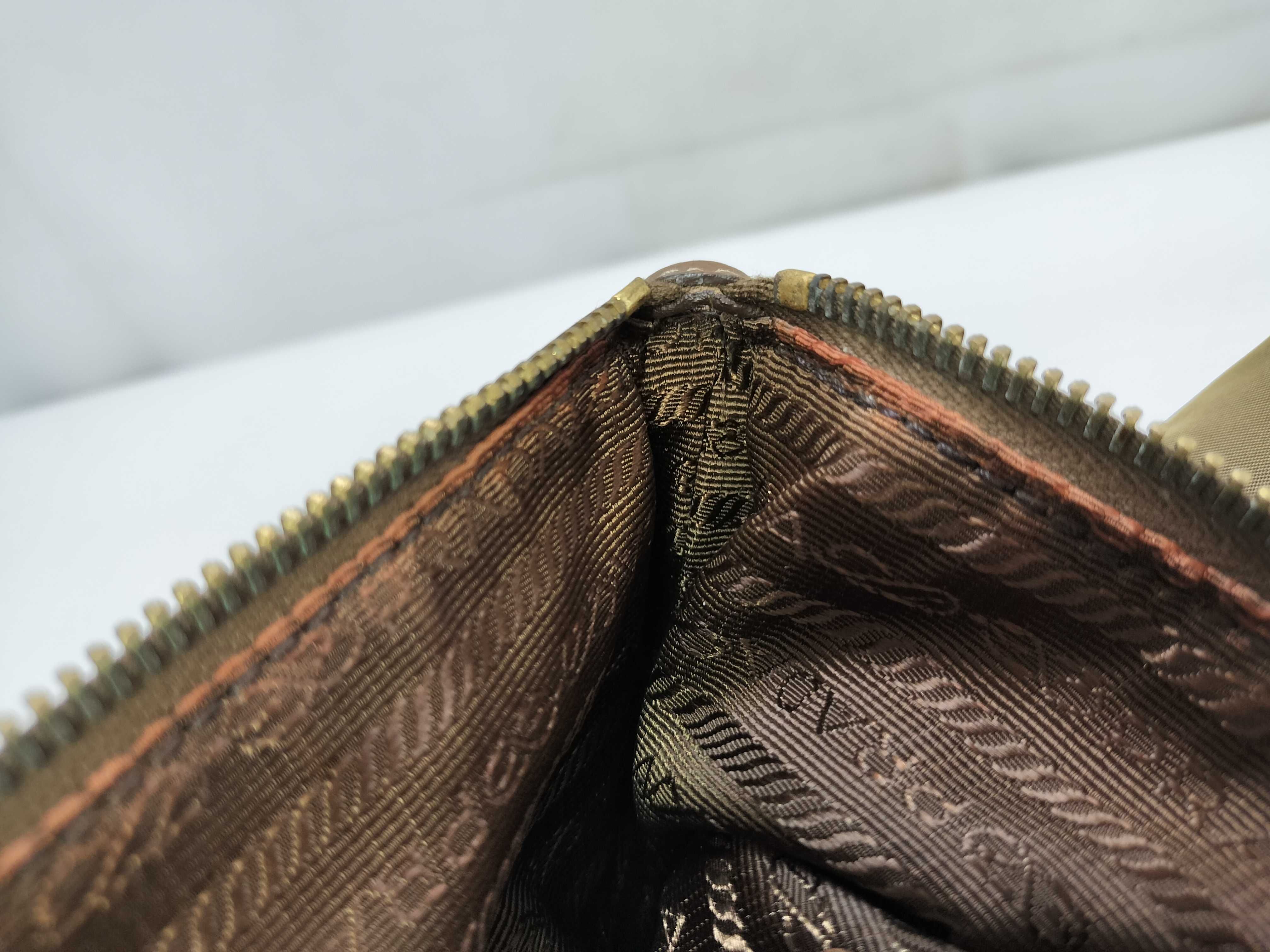 nylon tote bag, khaki, with triangular logo. — view 13