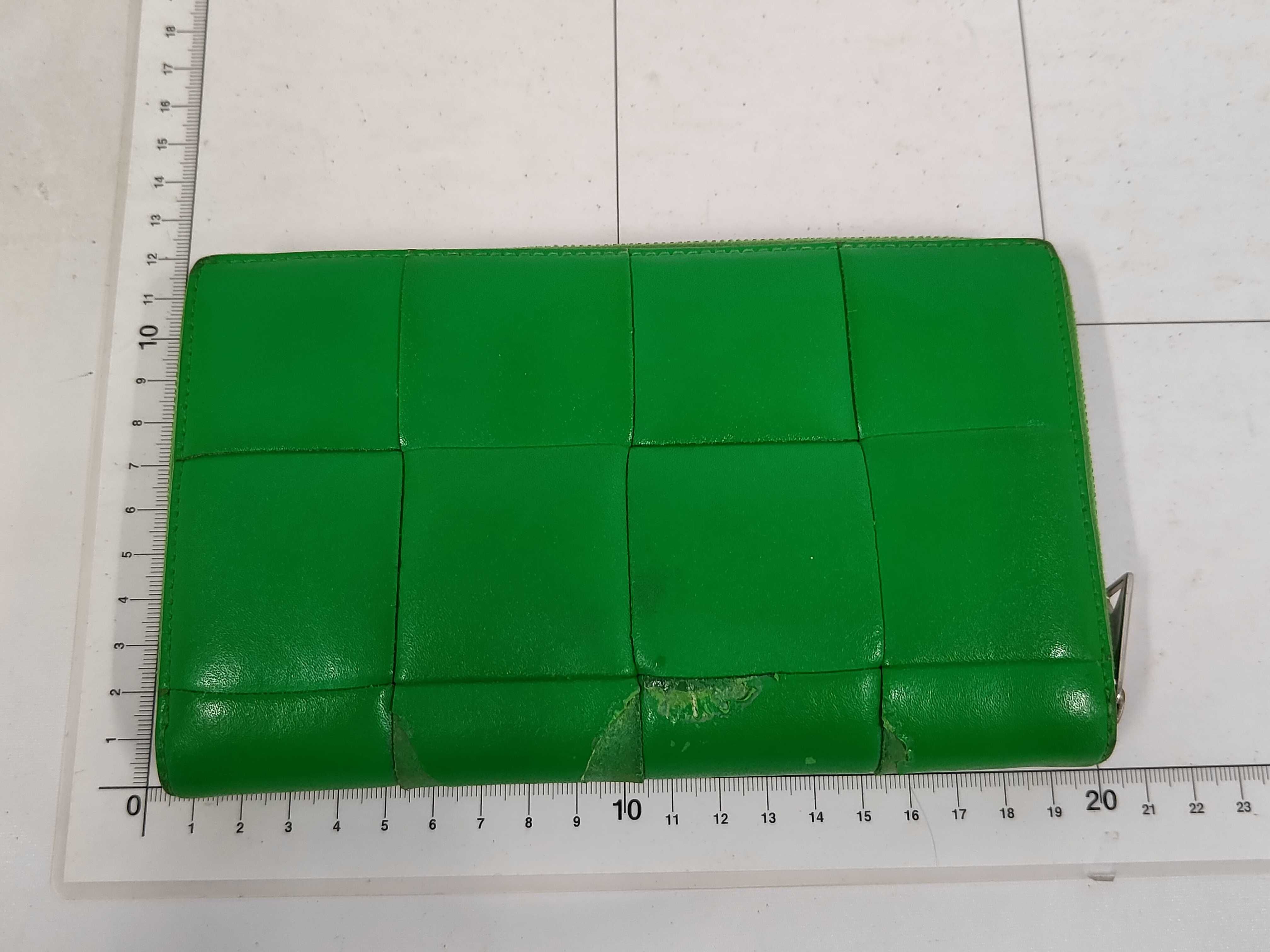 wallet — view 2