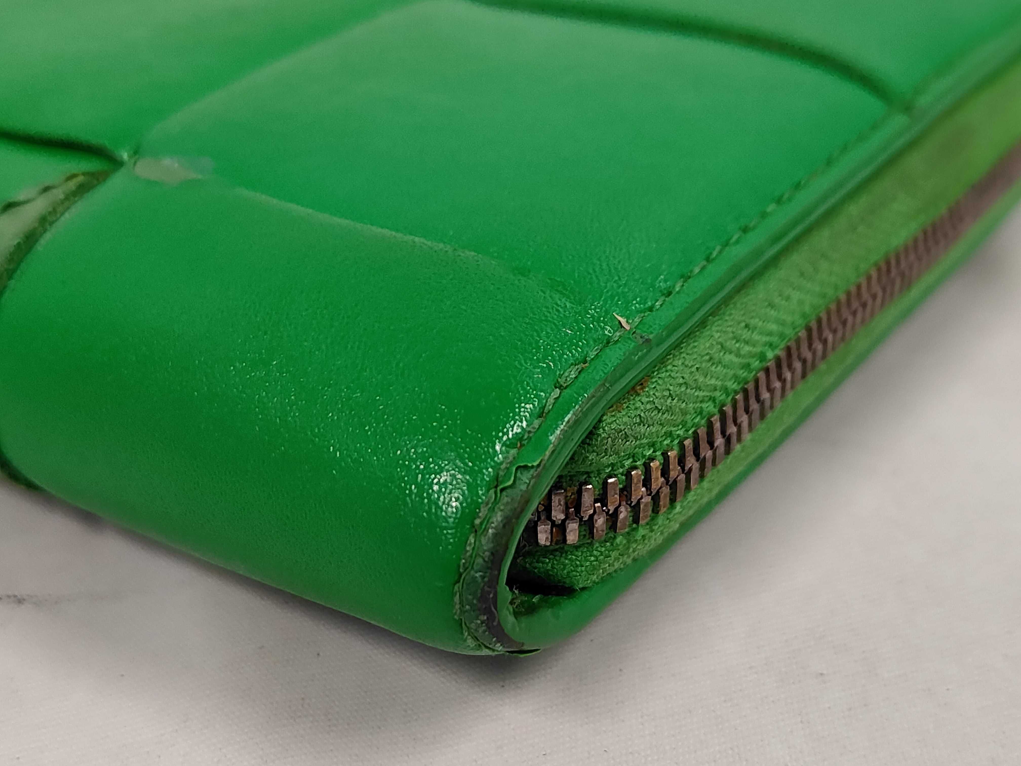 wallet — view 3