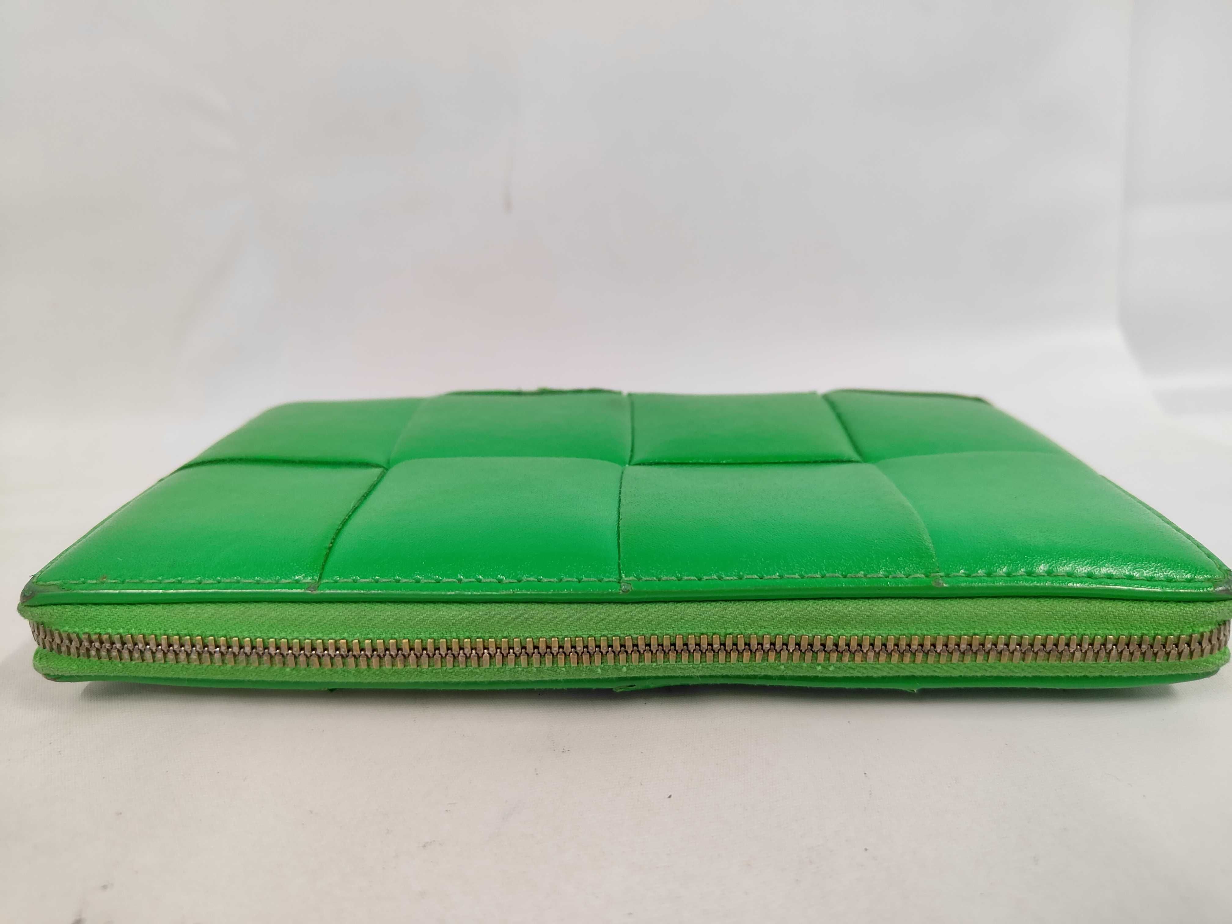 wallet — view 5