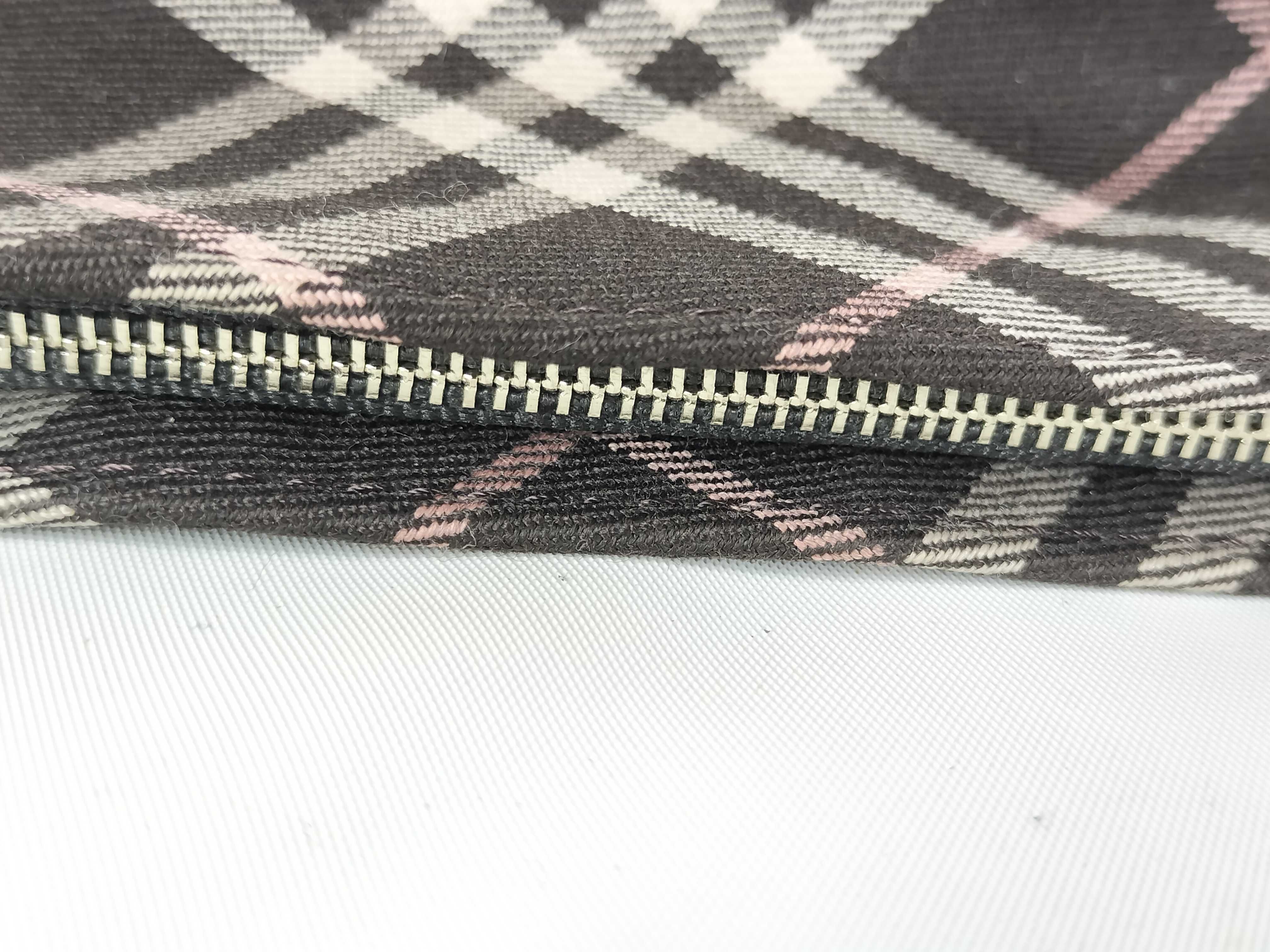 Blue Label Nova Check Pouch and other accessories — view 5