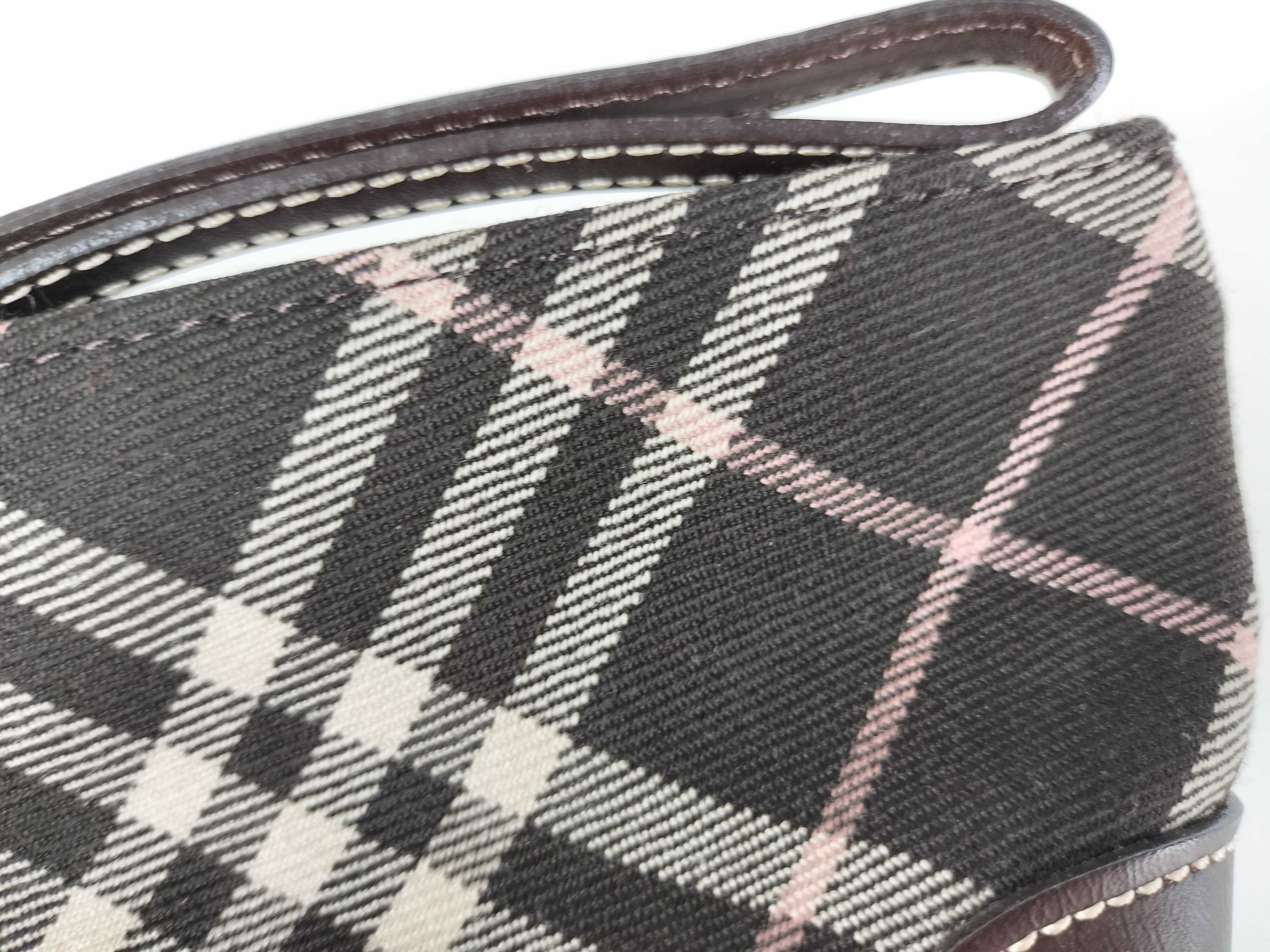 Blue Label Nova Check Pouch and other accessories — view 9