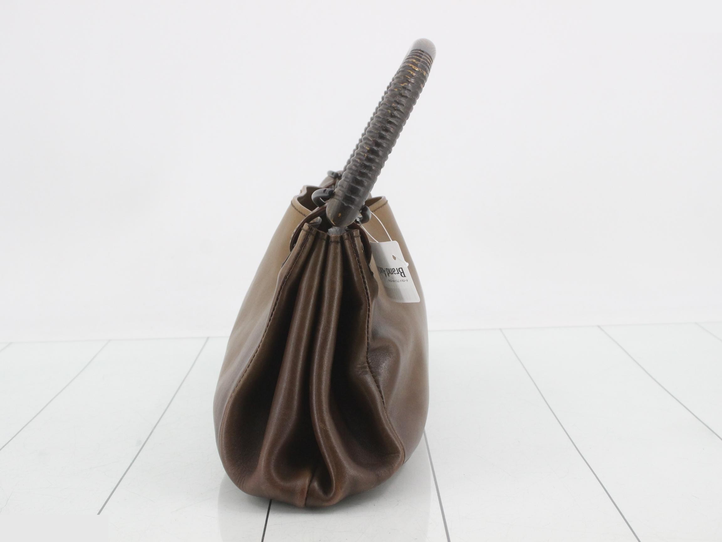 Wood handle handbag — view 3