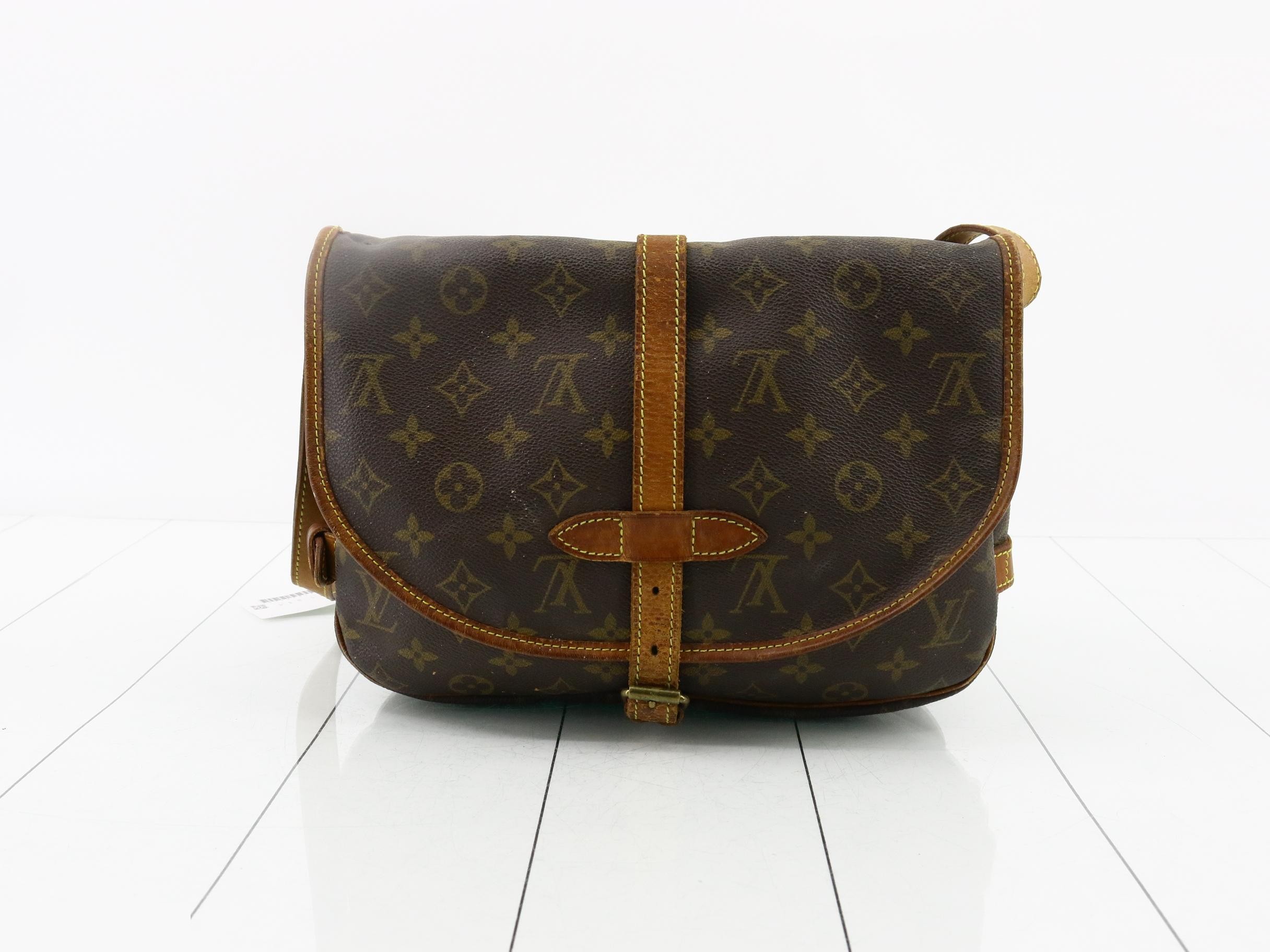 M42254 Monogram Saumur GM Crossbody — view 2