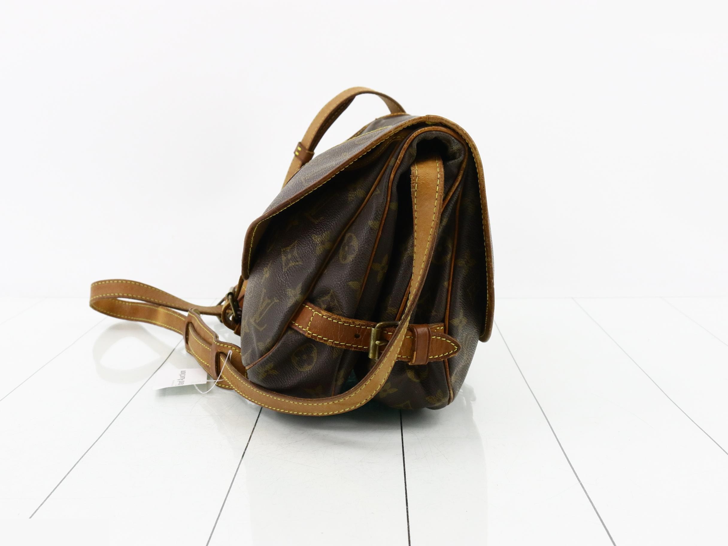 M42254 Monogram Saumur GM Crossbody — view 3