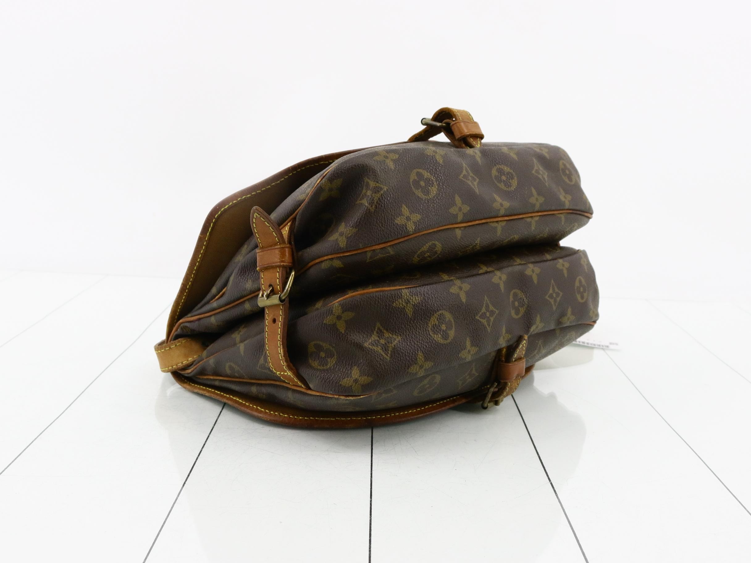 M42254 Monogram Saumur GM Crossbody — view 5
